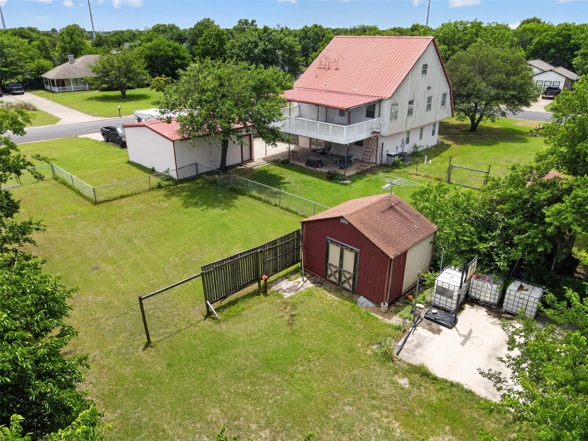 Single Family Residence For Sale in Ellis County , 104 Bow Creek, Red Oak, Texas 75154, 4 Bedroom, 3 Bathroom, 2 Garage spaces, 2,100 Sqft, built in 1993, mls#21396172, Real Estate Agent in Red Oak, Homes For Sale in Ellis county, Homes For Sale in Red Oak, Realtor in Red Oak Texas, Real Estate Brokerage Independent Realty Texas, Luminita Cordes Realtor