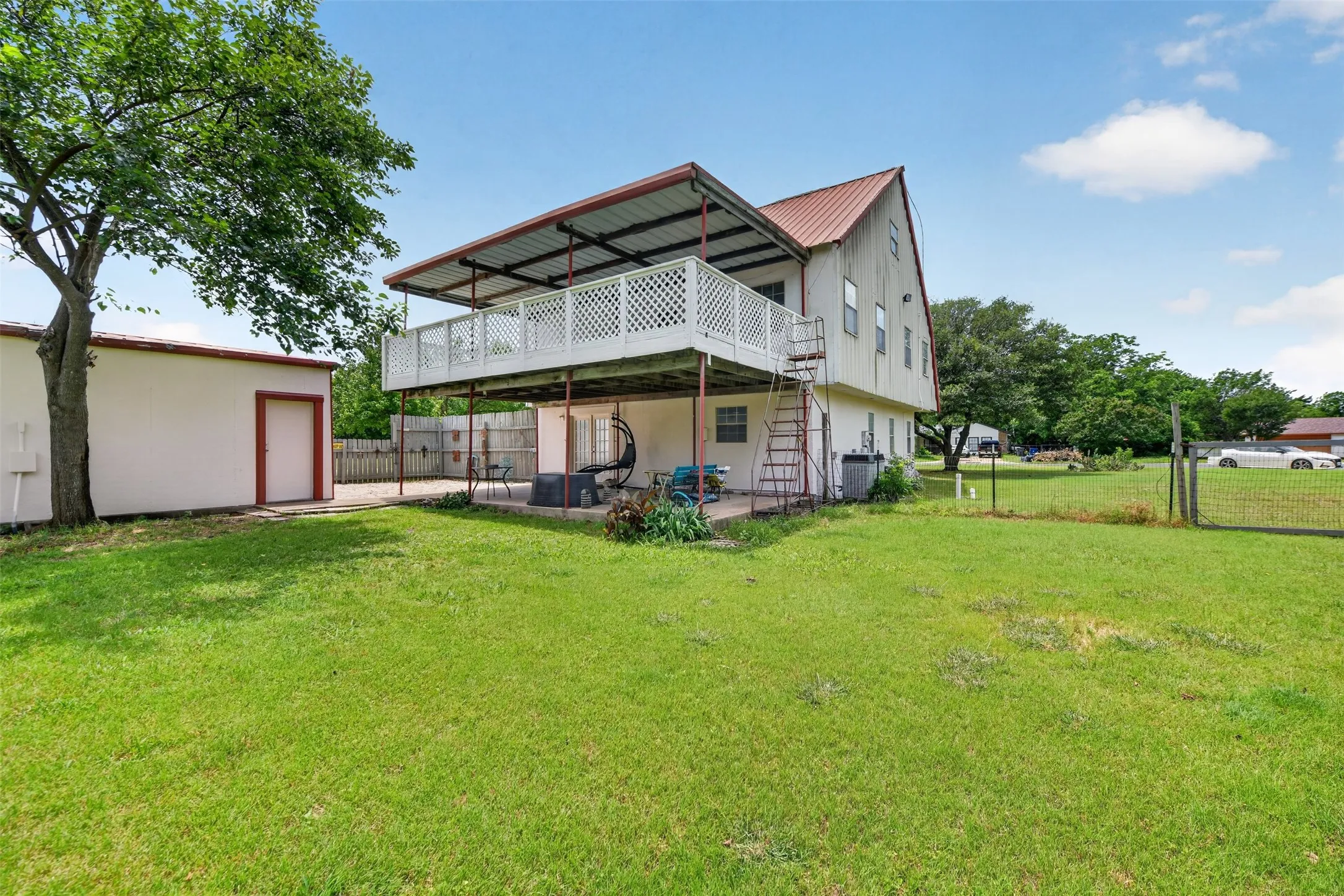 Single Family Residence For Sale in Ellis County , 104 Bow Creek, Red Oak, Texas 75154, 4 Bedroom, 3 Bathroom, 2 Garage spaces, 2,100 Sqft, built in 1993, mls#21396172, Real Estate Agent in Red Oak, Homes For Sale in Ellis county, Homes For Sale in Red Oak, Realtor in Red Oak Texas, Real Estate Brokerage Independent Realty Texas, Luminita Cordes Realtor