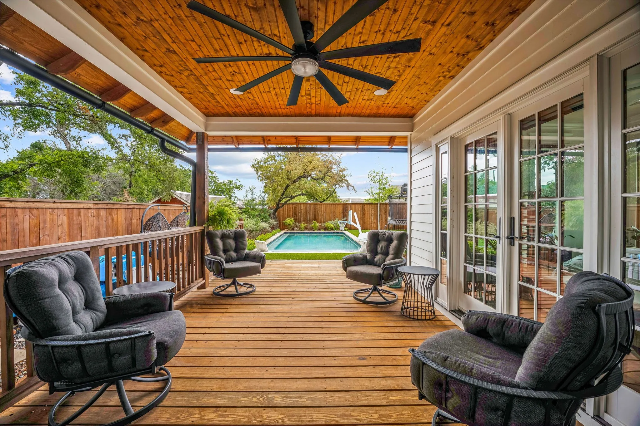 Single Family Residence For Sale in Hood County , 119 W Bluff Street, Granbury, Texas 76048, 2 Bedroom, 2 Bathroom, Garage spaces, 1,250 Sqft, built in 1937, mls#21394180, Real Estate Agent in Granbury, Homes For Sale in Hood county, Homes For Sale in Granbury, Realtor in Granbury Texas, Real Estate Brokerage Independent Realty Texas, Luminita Cordes Realtor
