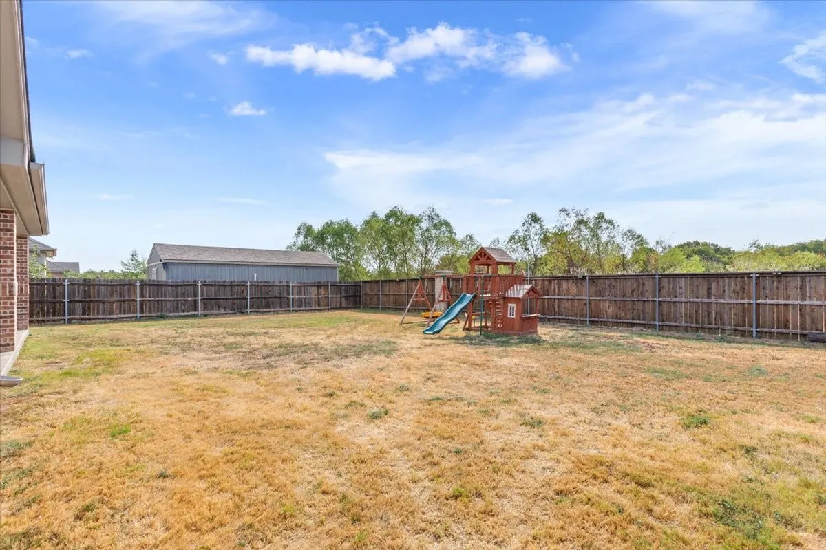 Single Family Residence For Sale in Mc Lennan County , 10305 Creekside Lane, Waco, Texas 76712, 4 Bedroom, 4 Bathroom, 2 Garage spaces, 2,356 Sqft, built in 2020, mls#21396165, Real Estate Agent in Waco, Homes For Sale in Mc Lennan county, Homes For Sale in Waco, Realtor in Waco Texas, Real Estate Brokerage Independent Realty Texas, Luminita Cordes Realtor