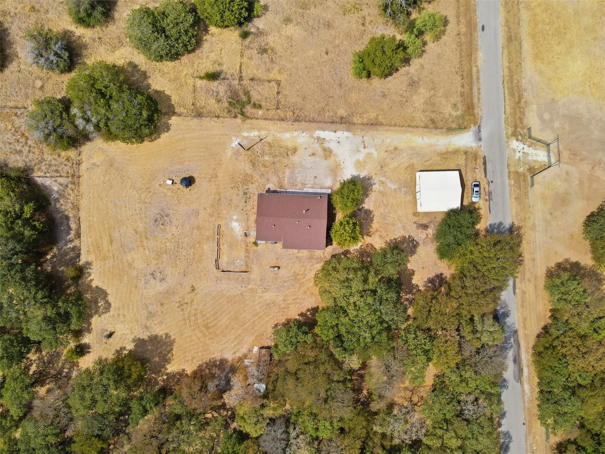 Farm For Sale in Hood County , 1005 Hickey Court, Granbury, Texas 76049, 3 Bedroom, 2 Bathroom, Garage spaces, 1,880 Sqft, built in 1975, mls#21396121, Real Estate Agent in Granbury, Homes For Sale in Hood county, Homes For Sale in Granbury, Realtor in Granbury Texas, Real Estate Brokerage Independent Realty Texas, Luminita Cordes Realtor