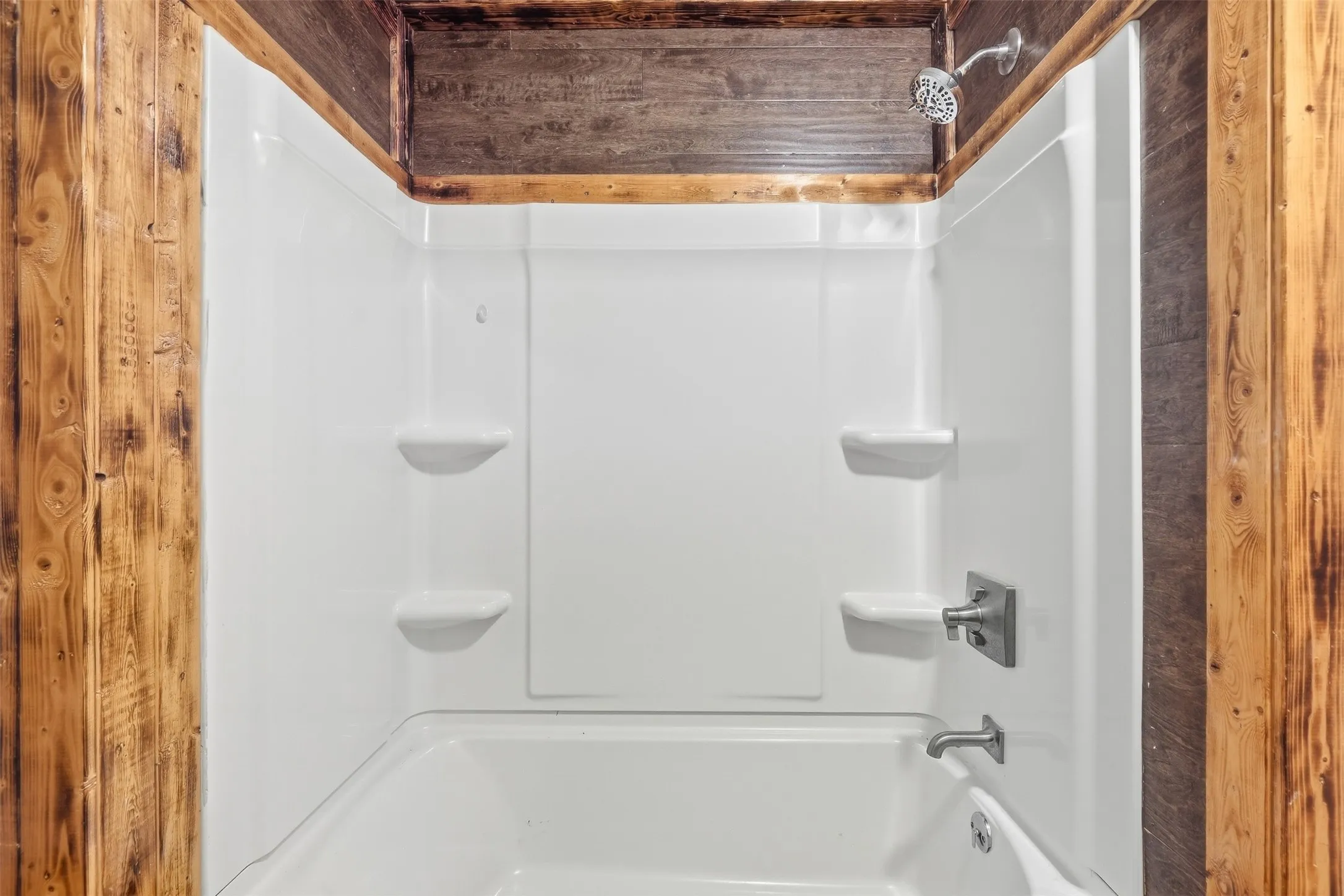 Farm For Sale in Hood County , 1005 Hickey Court, Granbury, Texas 76049, 3 Bedroom, 2 Bathroom, Garage spaces, 1,880 Sqft, built in 1975, mls#21396121, Real Estate Agent in Granbury, Homes For Sale in Hood county, Homes For Sale in Granbury, Realtor in Granbury Texas, Real Estate Brokerage Independent Realty Texas, Luminita Cordes Realtor