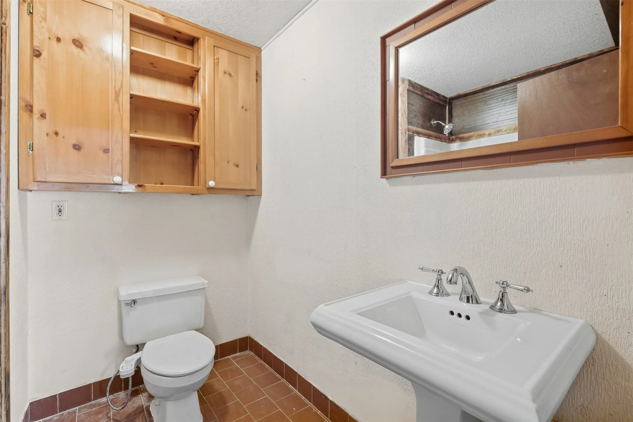 Farm For Sale in Hood County , 1005 Hickey Court, Granbury, Texas 76049, 3 Bedroom, 2 Bathroom, Garage spaces, 1,880 Sqft, built in 1975, mls#21396121, Real Estate Agent in Granbury, Homes For Sale in Hood county, Homes For Sale in Granbury, Realtor in Granbury Texas, Real Estate Brokerage Independent Realty Texas, Luminita Cordes Realtor