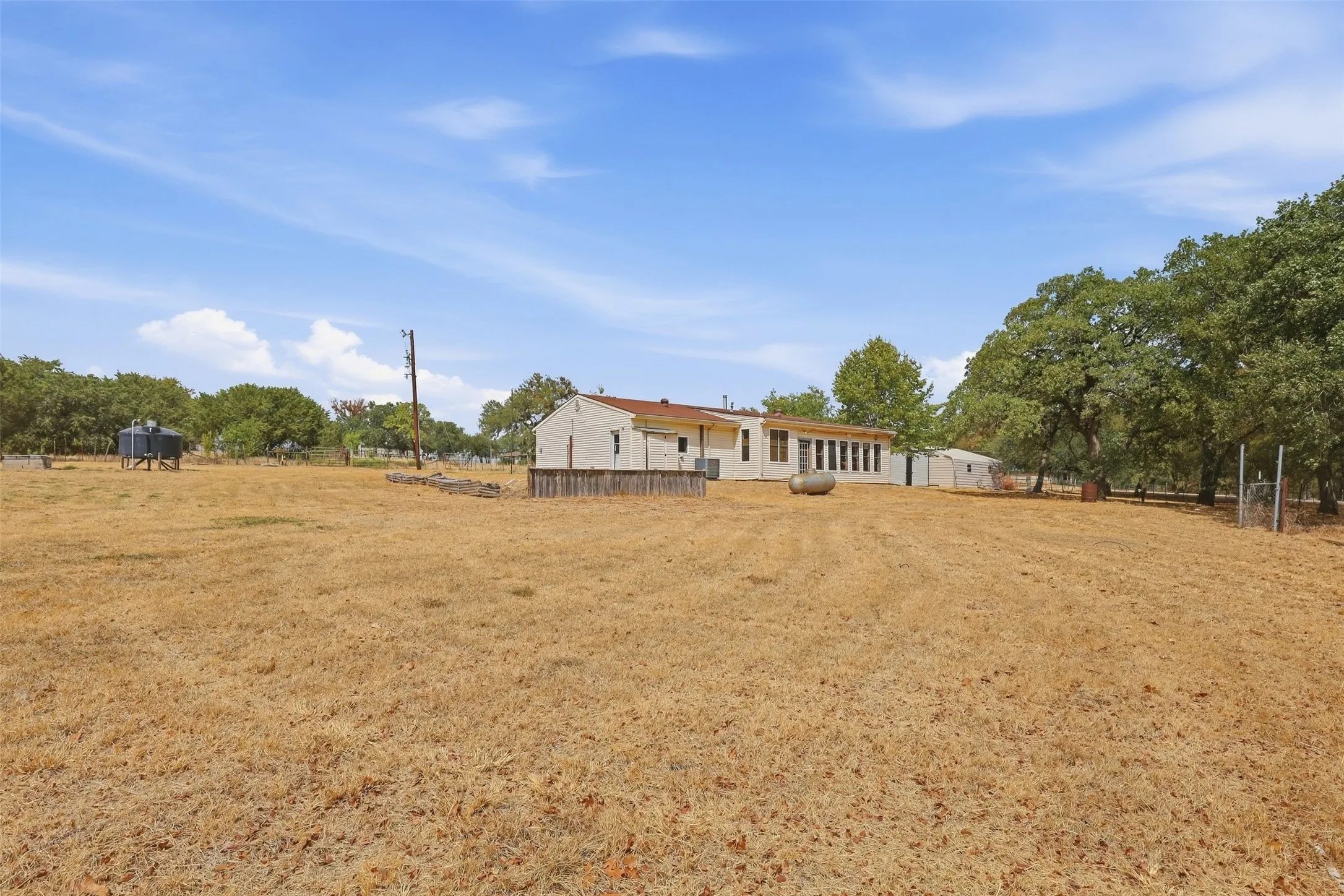 Farm For Sale in Hood County , 1005 Hickey Court, Granbury, Texas 76049, 3 Bedroom, 2 Bathroom, Garage spaces, 1,880 Sqft, built in 1975, mls#21396121, Real Estate Agent in Granbury, Homes For Sale in Hood county, Homes For Sale in Granbury, Realtor in Granbury Texas, Real Estate Brokerage Independent Realty Texas, Luminita Cordes Realtor