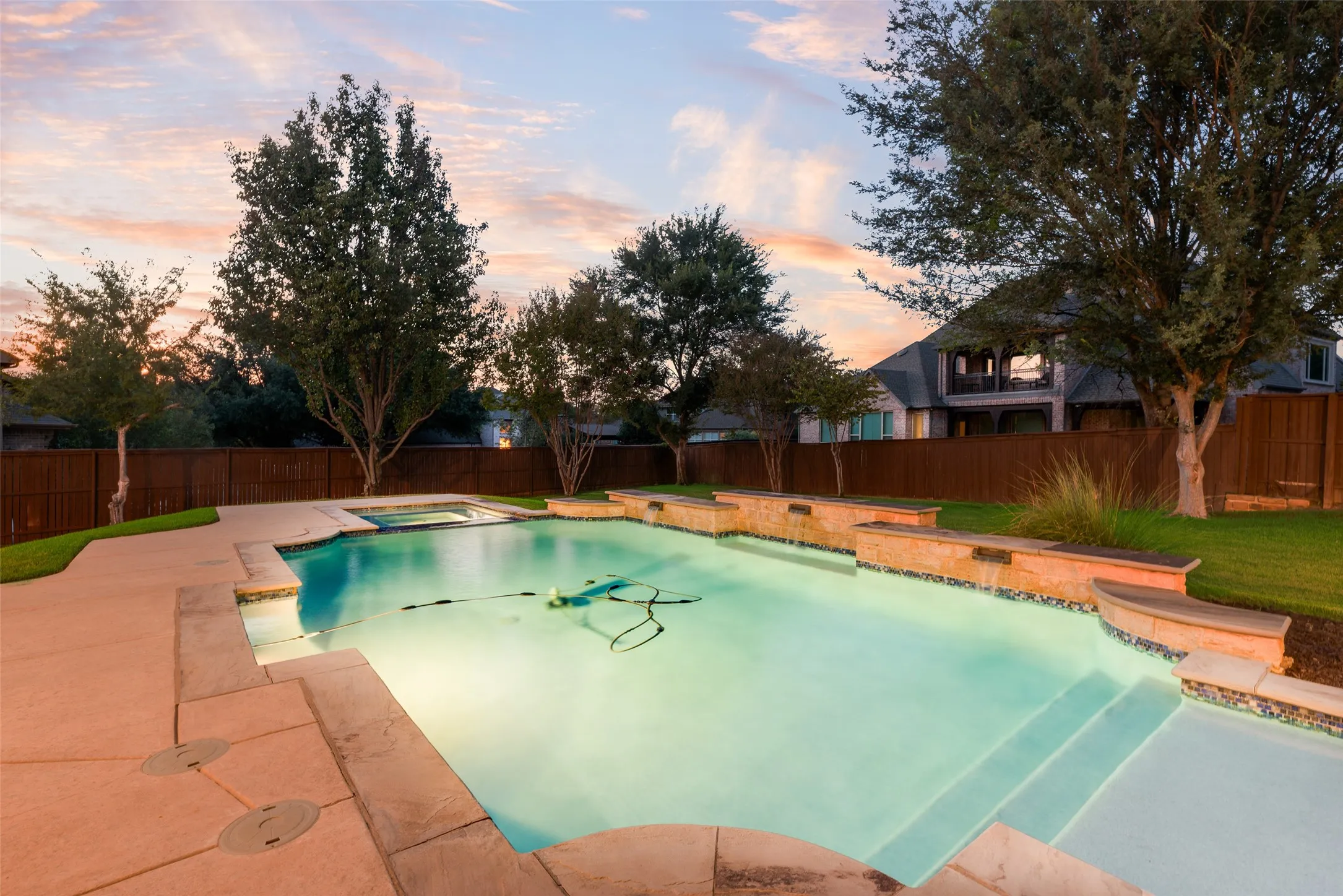 Single Family Residence For Sale in Tarrant County , 408 Stockton Drive, Southlake, Texas 76092, 4 Bedroom, 4 Bathroom, 4 Garage spaces, 4,666 Sqft, built in 2005, mls#21395854, Real Estate Agent in Southlake, Homes For Sale in Tarrant county, Homes For Sale in Southlake, Realtor in Southlake Texas, Real Estate Brokerage Independent Realty Texas, Luminita Cordes Realtor