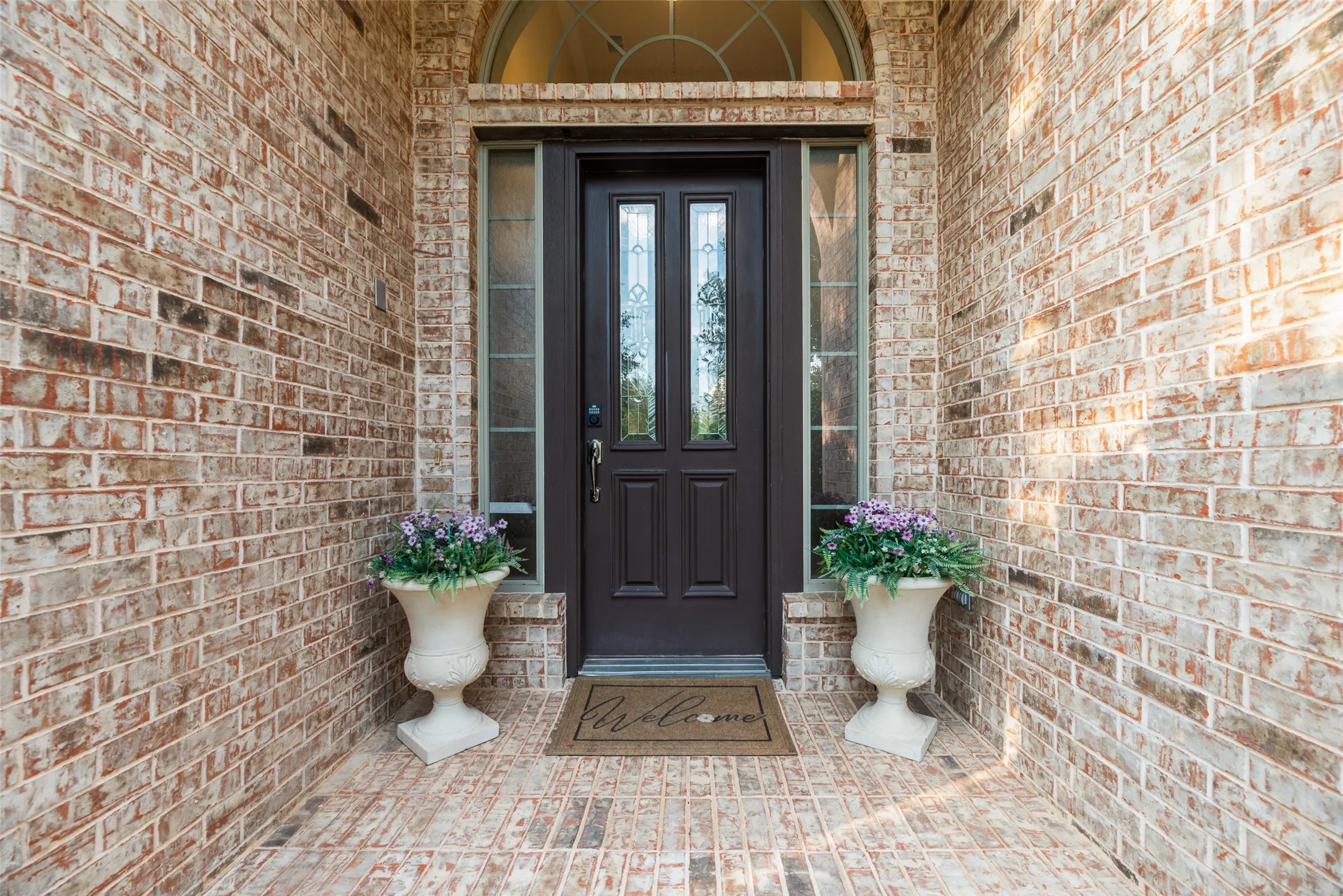 Single Family Residence For Sale in Tarrant County , 408 Stockton Drive, Southlake, Texas 76092, 4 Bedroom, 4 Bathroom, 4 Garage spaces, 4,666 Sqft, built in 2005, mls#21395854, Real Estate Agent in Southlake, Homes For Sale in Tarrant county, Homes For Sale in Southlake, Realtor in Southlake Texas, Real Estate Brokerage Independent Realty Texas, Luminita Cordes Realtor