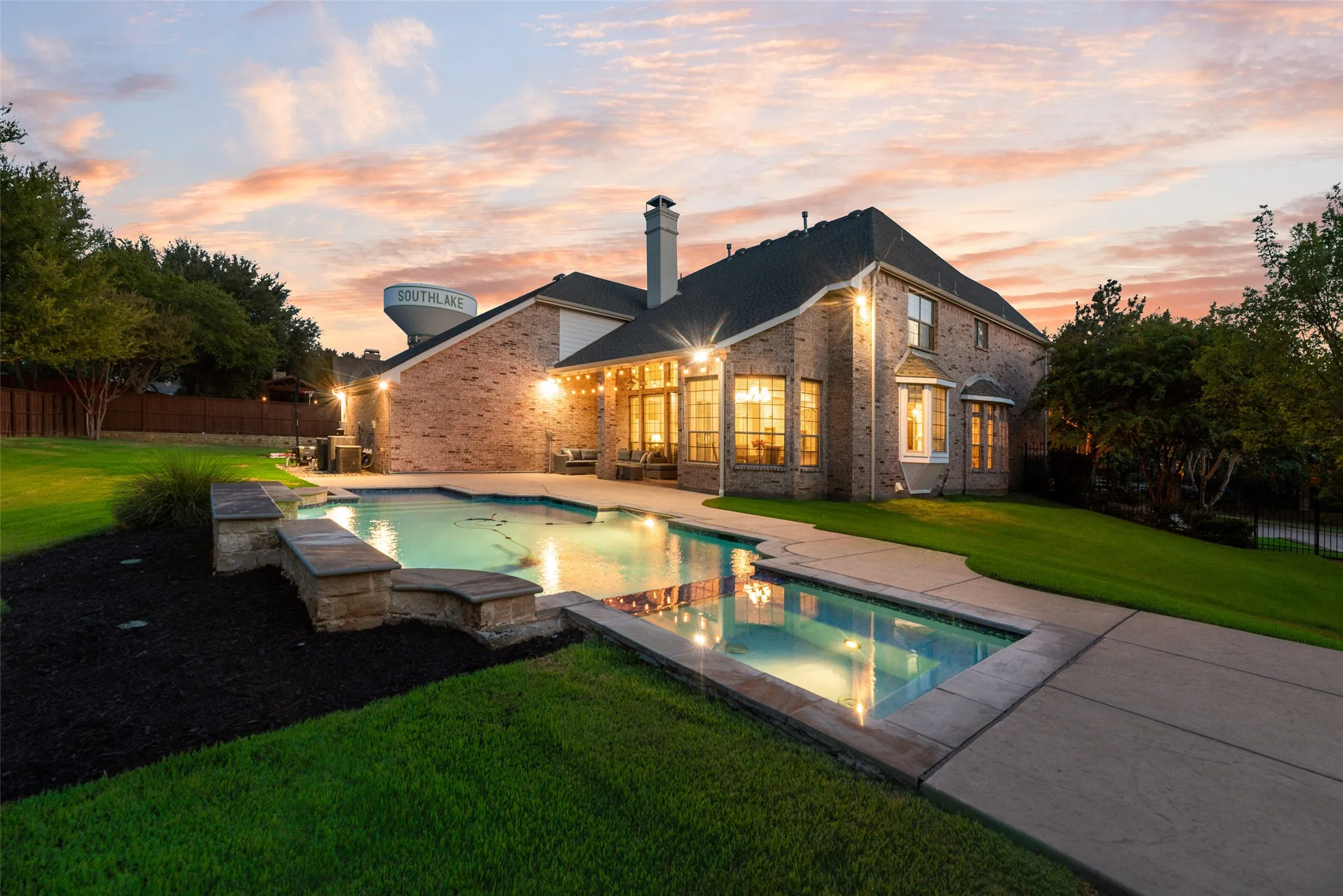 Single Family Residence For Sale in Tarrant County , 408 Stockton Drive, Southlake, Texas 76092, 4 Bedroom, 4 Bathroom, 4 Garage spaces, 4,666 Sqft, built in 2005, mls#21395854, Real Estate Agent in Southlake, Homes For Sale in Tarrant county, Homes For Sale in Southlake, Realtor in Southlake Texas, Real Estate Brokerage Independent Realty Texas, Luminita Cordes Realtor