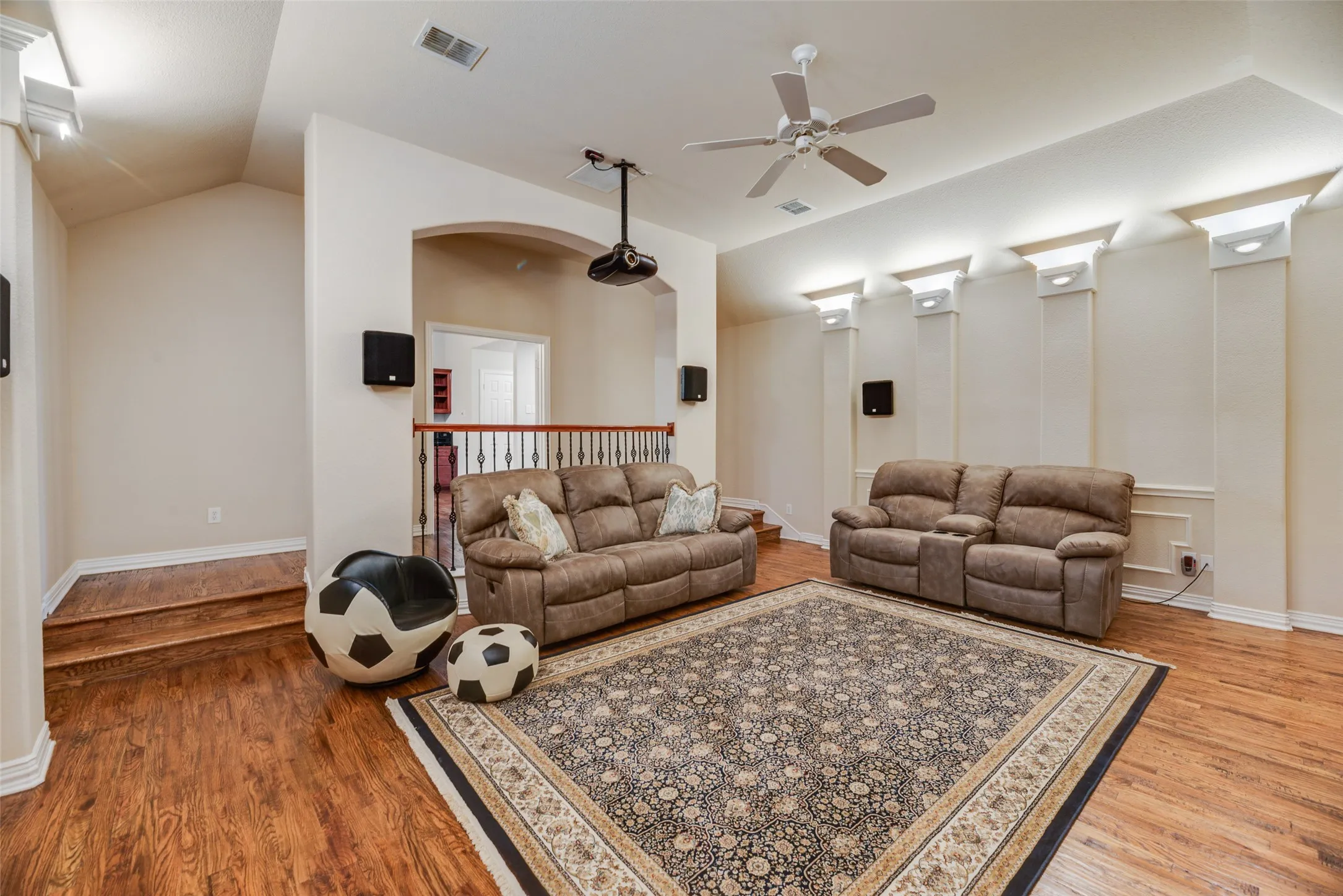 Single Family Residence For Sale in Tarrant County , 408 Stockton Drive, Southlake, Texas 76092, 4 Bedroom, 4 Bathroom, 4 Garage spaces, 4,666 Sqft, built in 2005, mls#21395854, Real Estate Agent in Southlake, Homes For Sale in Tarrant county, Homes For Sale in Southlake, Realtor in Southlake Texas, Real Estate Brokerage Independent Realty Texas, Luminita Cordes Realtor
