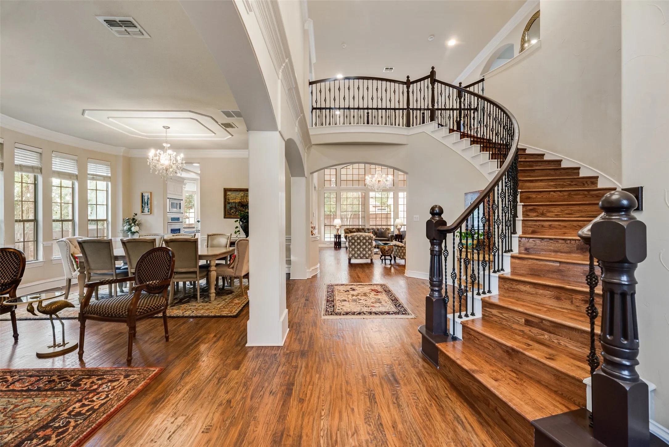 Single Family Residence For Sale in Tarrant County , 408 Stockton Drive, Southlake, Texas 76092, 4 Bedroom, 4 Bathroom, 4 Garage spaces, 4,666 Sqft, built in 2005, mls#21395854, Real Estate Agent in Southlake, Homes For Sale in Tarrant county, Homes For Sale in Southlake, Realtor in Southlake Texas, Real Estate Brokerage Independent Realty Texas, Luminita Cordes Realtor