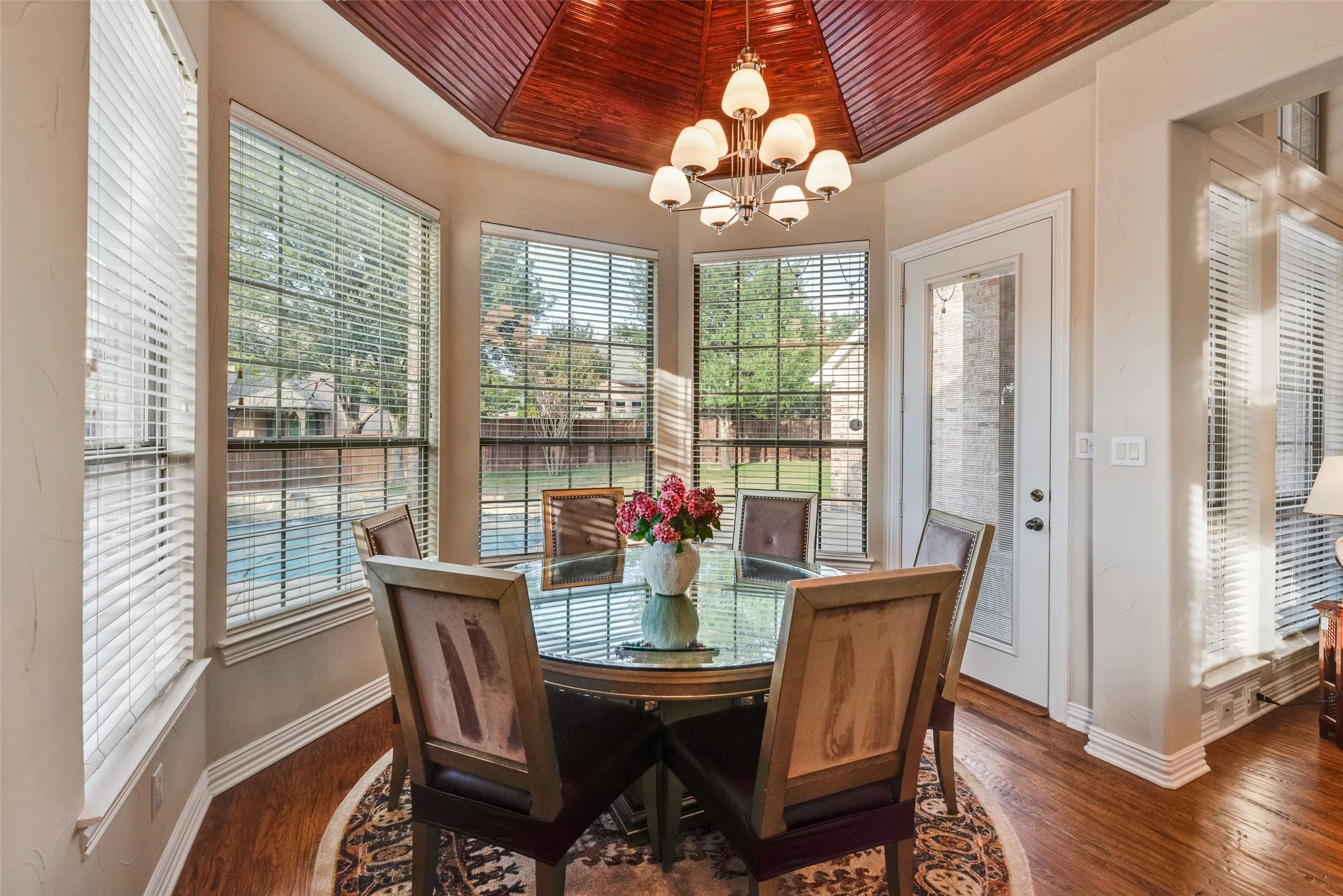 Single Family Residence For Sale in Tarrant County , 408 Stockton Drive, Southlake, Texas 76092, 4 Bedroom, 4 Bathroom, 4 Garage spaces, 4,666 Sqft, built in 2005, mls#21395854, Real Estate Agent in Southlake, Homes For Sale in Tarrant county, Homes For Sale in Southlake, Realtor in Southlake Texas, Real Estate Brokerage Independent Realty Texas, Luminita Cordes Realtor