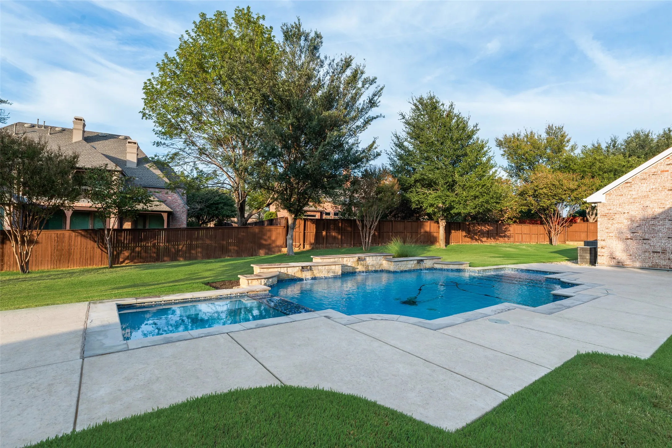 Single Family Residence For Sale in Tarrant County , 408 Stockton Drive, Southlake, Texas 76092, 4 Bedroom, 4 Bathroom, 4 Garage spaces, 4,666 Sqft, built in 2005, mls#21395854, Real Estate Agent in Southlake, Homes For Sale in Tarrant county, Homes For Sale in Southlake, Realtor in Southlake Texas, Real Estate Brokerage Independent Realty Texas, Luminita Cordes Realtor