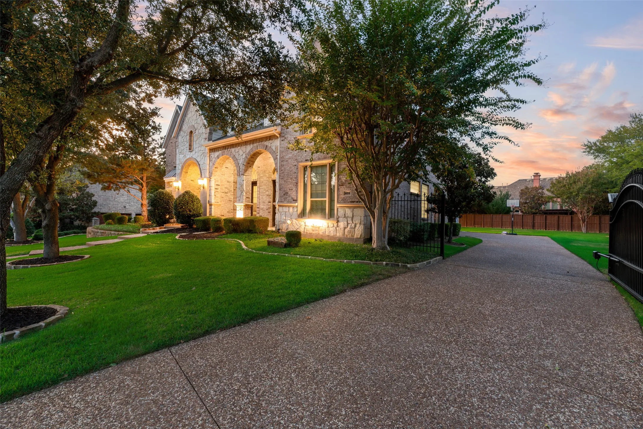 Single Family Residence For Sale in Tarrant County , 408 Stockton Drive, Southlake, Texas 76092, 4 Bedroom, 4 Bathroom, 4 Garage spaces, 4,666 Sqft, built in 2005, mls#21395854, Real Estate Agent in Southlake, Homes For Sale in Tarrant county, Homes For Sale in Southlake, Realtor in Southlake Texas, Real Estate Brokerage Independent Realty Texas, Luminita Cordes Realtor
