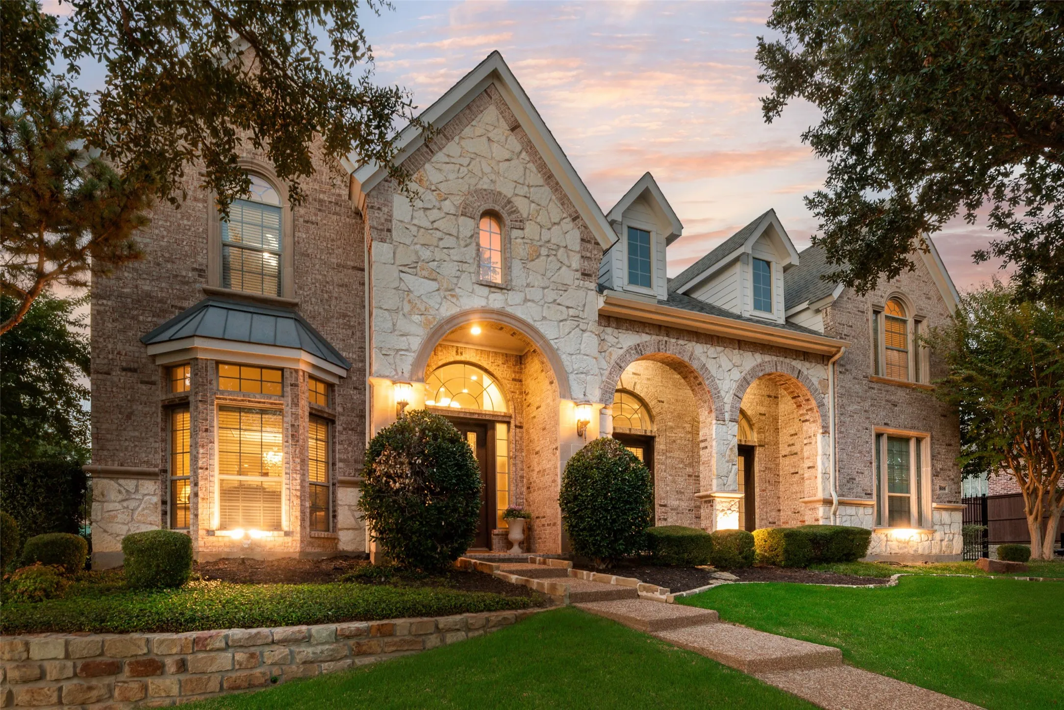 Single Family Residence For Sale in Tarrant County , 408 Stockton Drive, Southlake, Texas 76092, 4 Bedroom, 4 Bathroom, 4 Garage spaces, 4,666 Sqft, built in 2005, mls#21395854, Real Estate Agent in Southlake, Homes For Sale in Tarrant county, Homes For Sale in Southlake, Realtor in Southlake Texas, Real Estate Brokerage Independent Realty Texas, Luminita Cordes Realtor