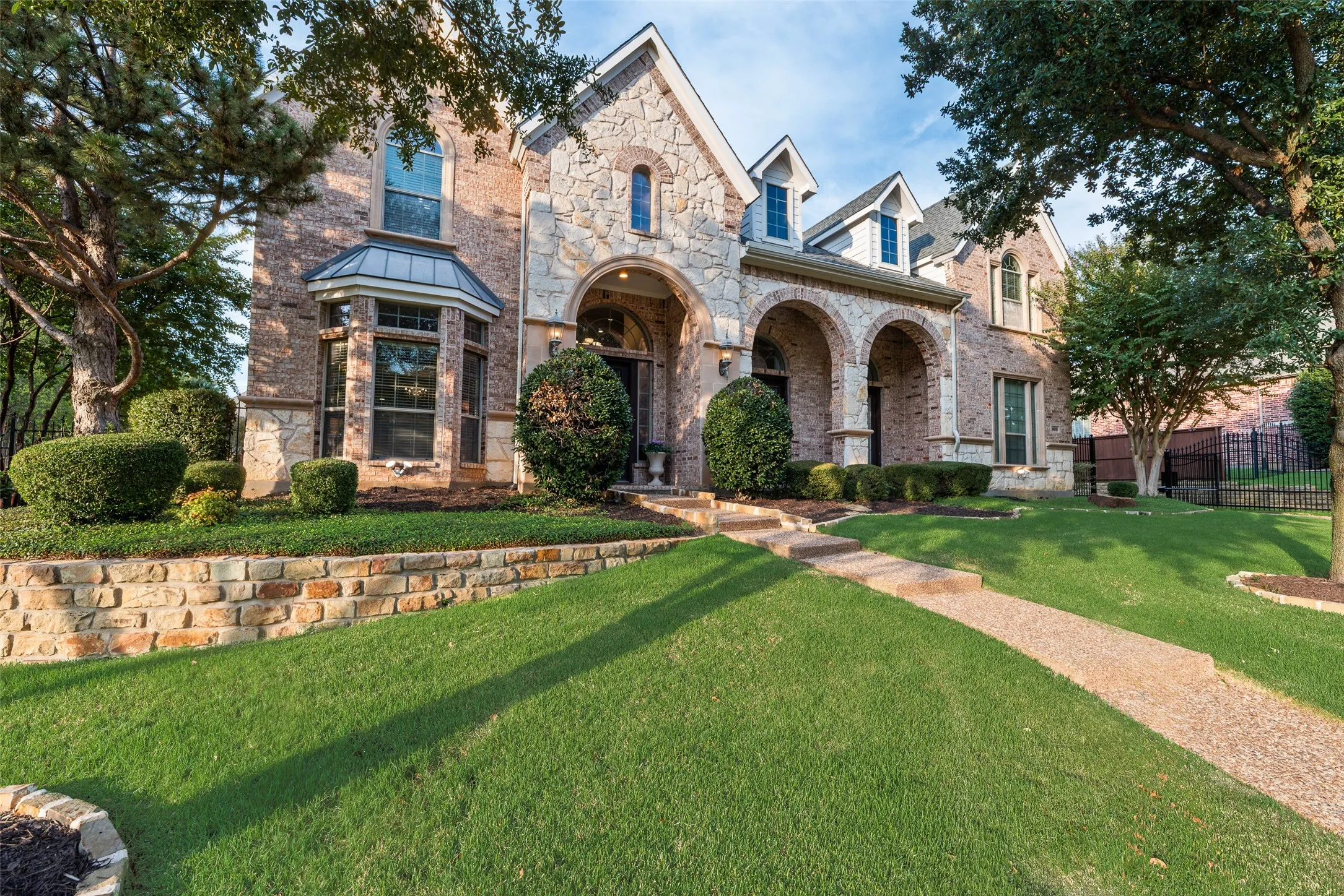Single Family Residence For Sale in Tarrant County , 408 Stockton Drive, Southlake, Texas 76092, 4 Bedroom, 4 Bathroom, 4 Garage spaces, 4,666 Sqft, built in 2005, mls#21395854, Real Estate Agent in Southlake, Homes For Sale in Tarrant county, Homes For Sale in Southlake, Realtor in Southlake Texas, Real Estate Brokerage Independent Realty Texas, Luminita Cordes Realtor