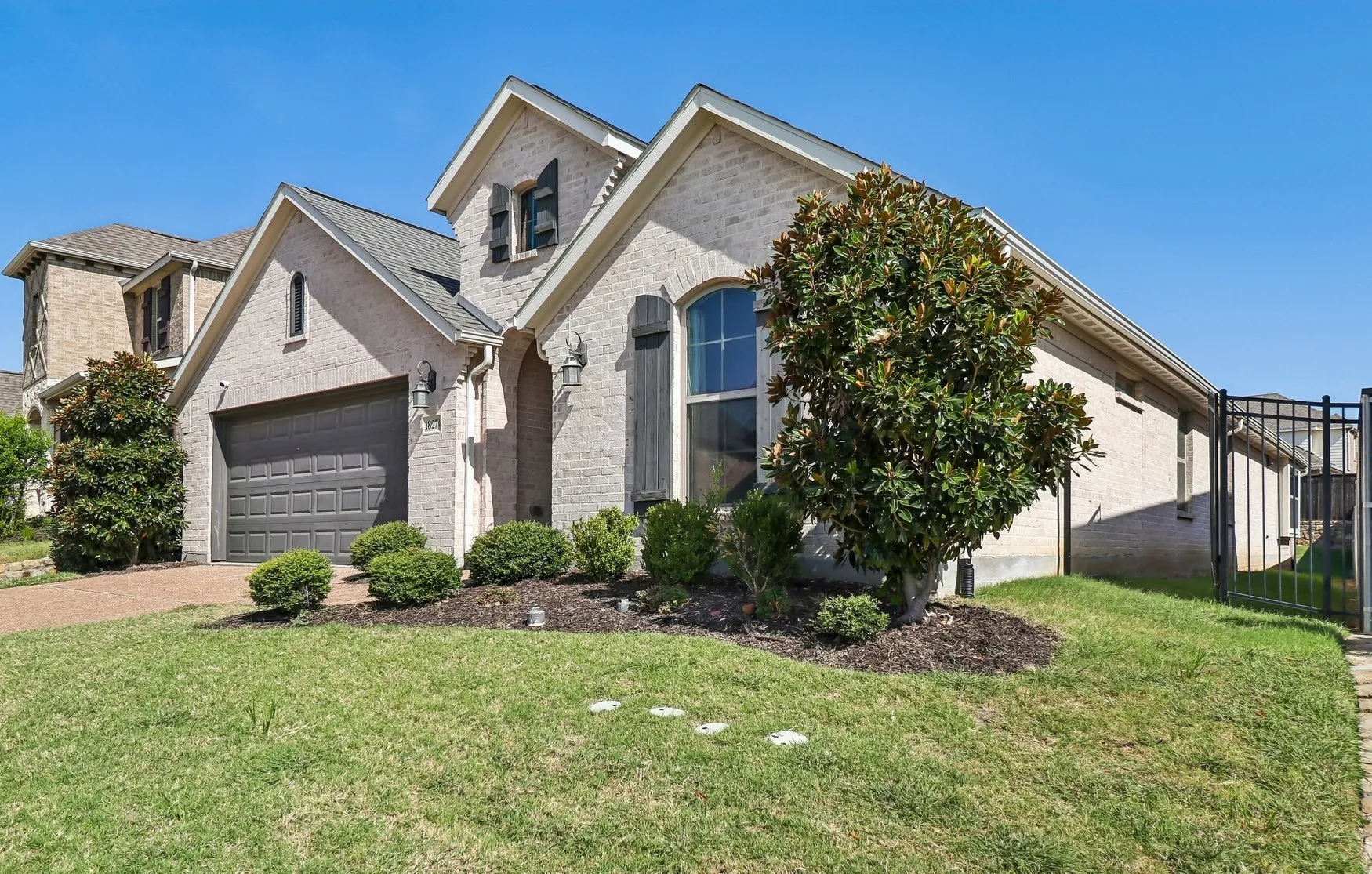 Single Family Residence For Sale in Collin County , 1827 Temperance Way, Wylie, Texas 75098, 4 Bedroom, 3 Bathroom, 2 Garage spaces, 2,294 Sqft, built in 2019, mls#21394075, Real Estate Agent in Wylie, Homes For Sale in Collin county, Homes For Sale in Wylie, Realtor in Wylie Texas, Real Estate Brokerage Independent Realty Texas, Luminita Cordes Realtor