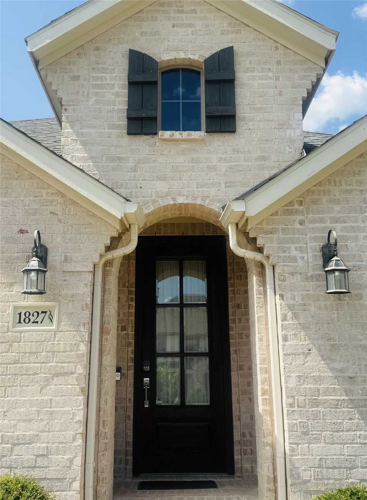 Single Family Residence For Sale in Collin County , 1827 Temperance Way, Wylie, Texas 75098, 4 Bedroom, 3 Bathroom, 2 Garage spaces, 2,294 Sqft, built in 2019, mls#21394075, Real Estate Agent in Wylie, Homes For Sale in Collin county, Homes For Sale in Wylie, Realtor in Wylie Texas, Real Estate Brokerage Independent Realty Texas, Luminita Cordes Realtor