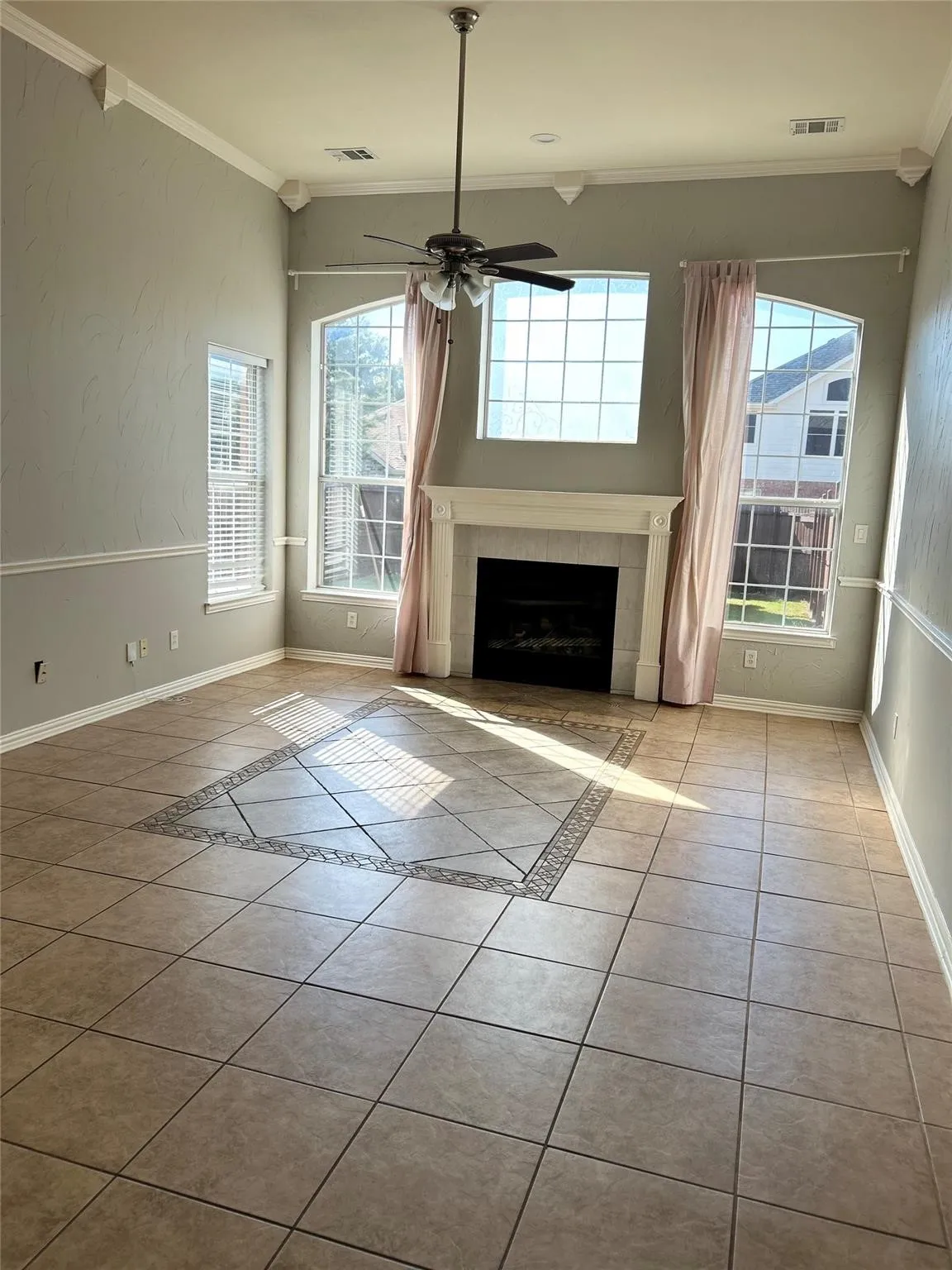 Single Family Residence For Rent in Collin County , 2011 Saint Anne Drive, Allen, Texas 75013, 4 Bedroom, 3 Bathroom, 2 Garage spaces, 2,628 Sqft, built in 1999, mls#21396192, Real Estate Agent in Allen, Homes For Rent in Collin county, Homes For Rent in Allen, Realtor in Allen Texas, Real Estate Brokerage Independent Realty Texas, Luminita Cordes Realtor