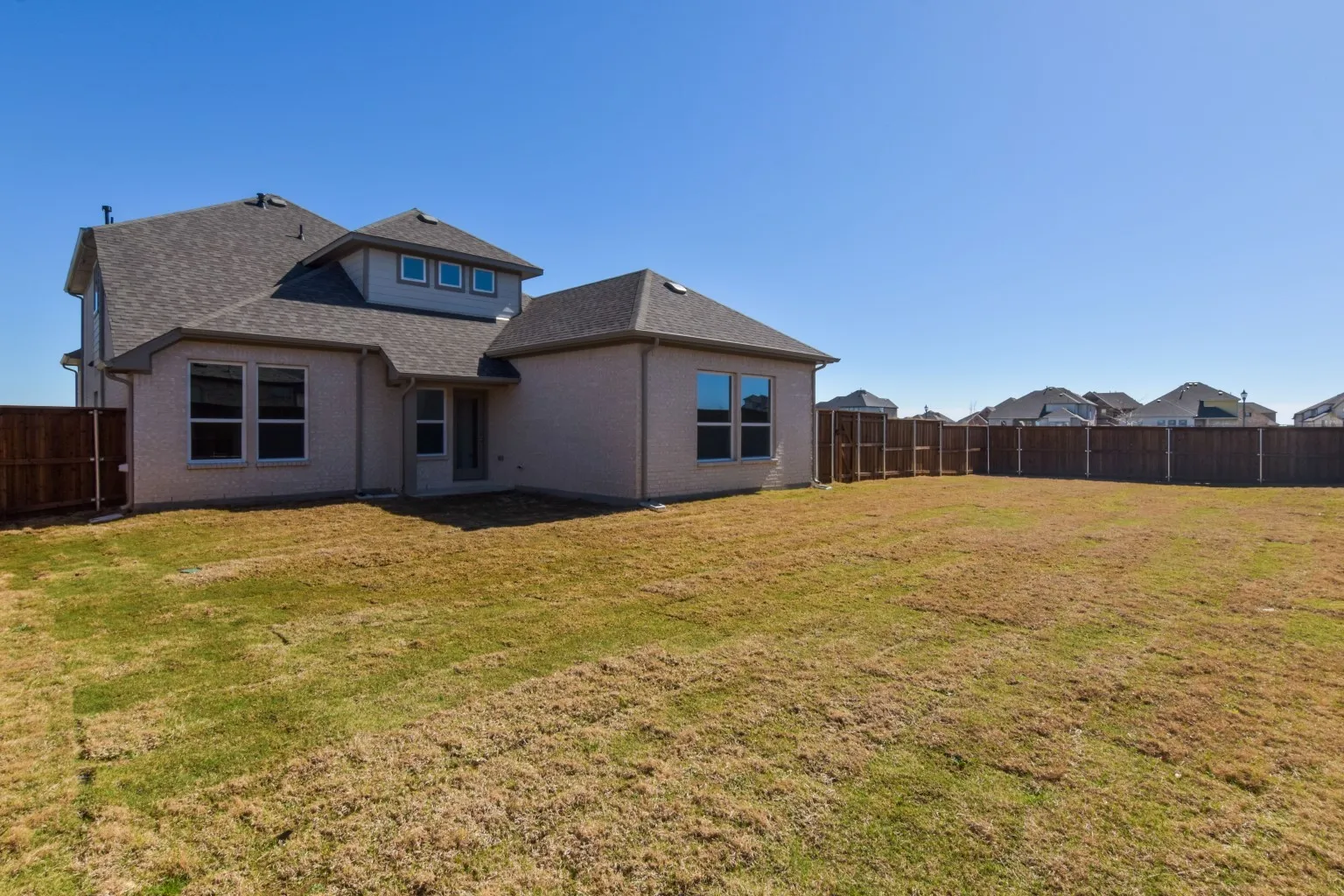 Single Family Residence For Rent in Denton County , 5501 Crestview Drive, Celina, Texas 75009, 4 Bedroom, 3 Bathroom, 2 Garage spaces, 2,533 Sqft, built in 2022, mls#21396140, Real Estate Agent in Celina, Homes For Rent in Denton county, Homes For Rent in Celina, Realtor in Celina Texas, Real Estate Brokerage Independent Realty Texas, Luminita Cordes Realtor