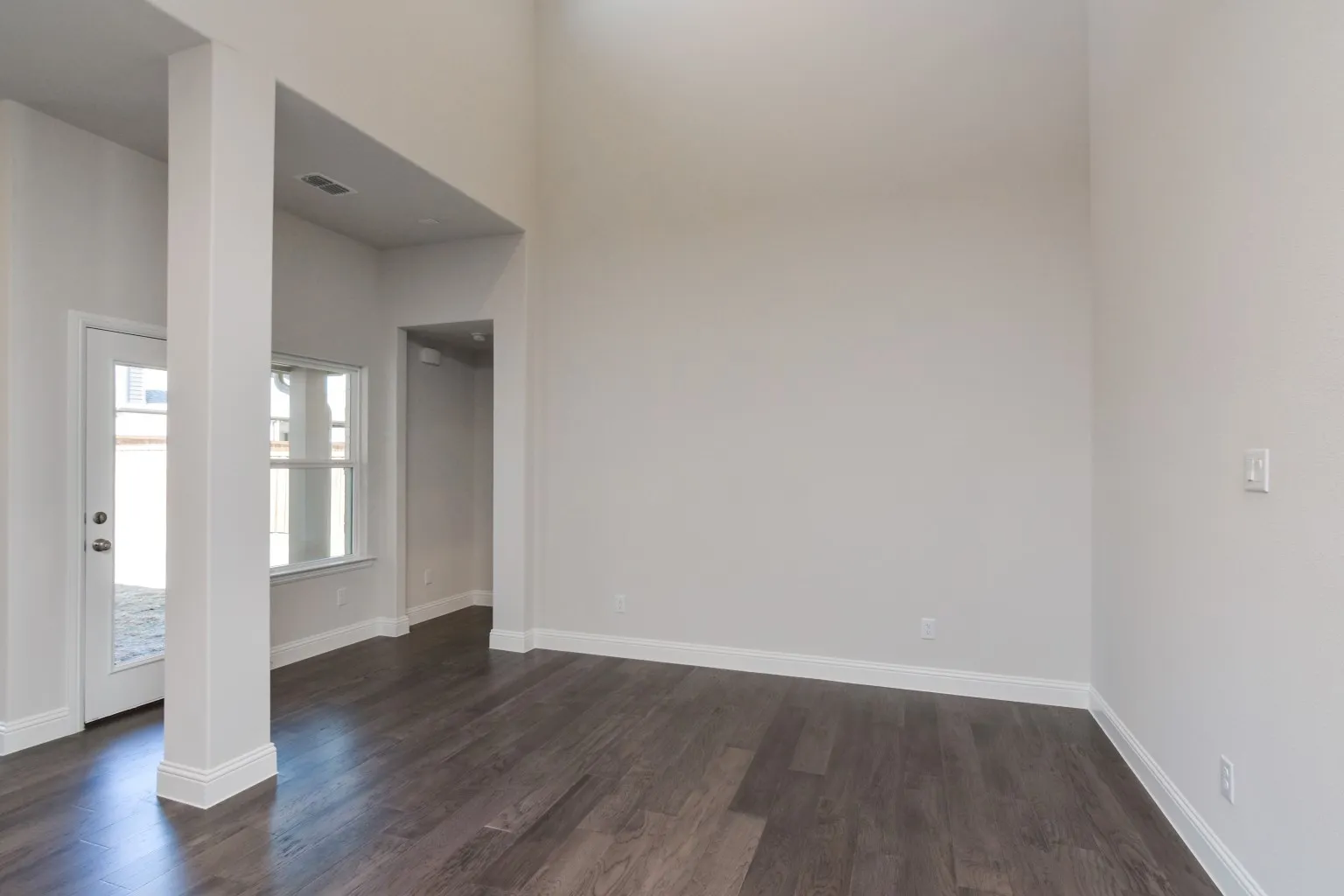 Single Family Residence For Rent in Denton County , 5501 Crestview Drive, Celina, Texas 75009, 4 Bedroom, 3 Bathroom, 2 Garage spaces, 2,533 Sqft, built in 2022, mls#21396140, Real Estate Agent in Celina, Homes For Rent in Denton county, Homes For Rent in Celina, Realtor in Celina Texas, Real Estate Brokerage Independent Realty Texas, Luminita Cordes Realtor