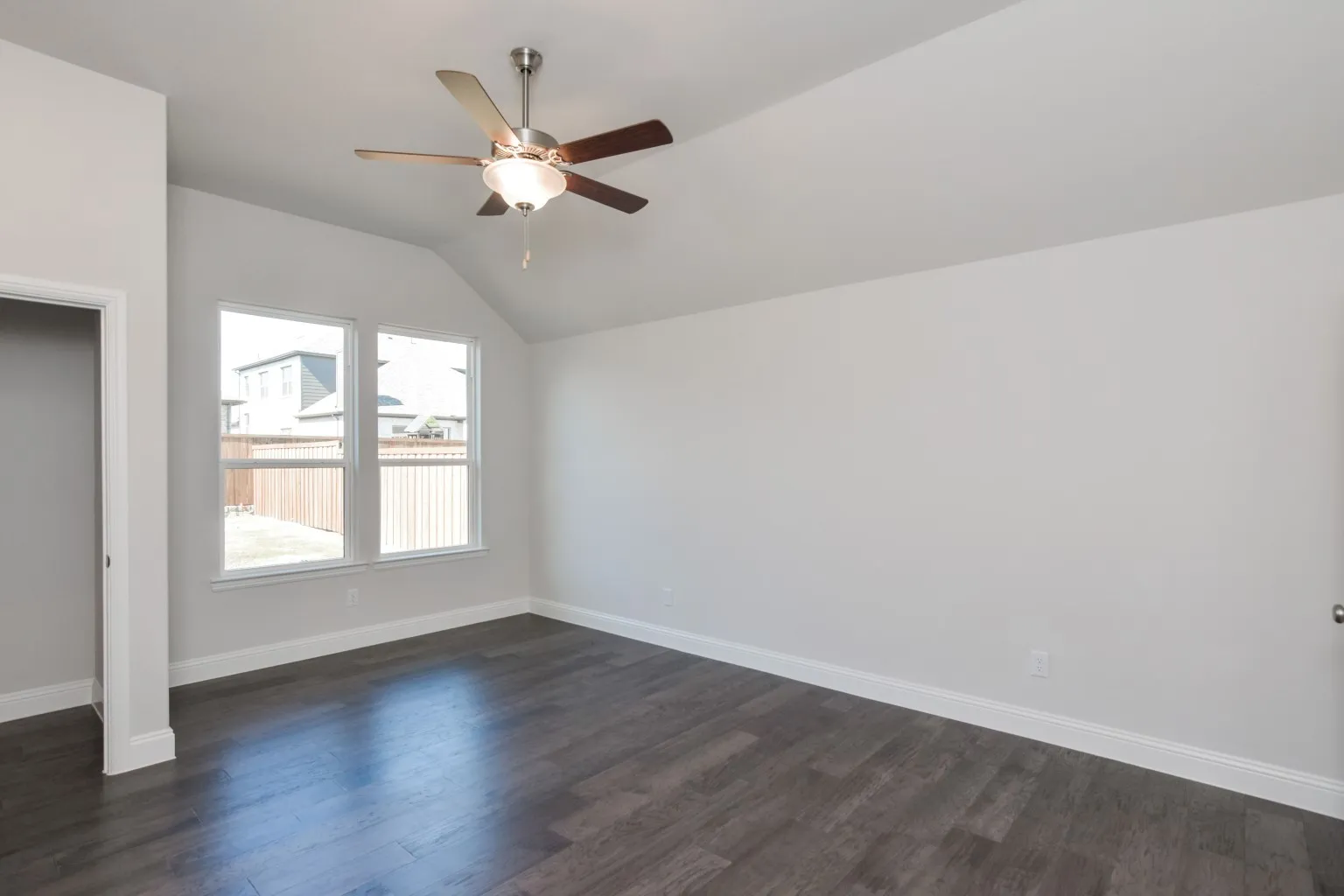 Single Family Residence For Rent in Denton County , 5501 Crestview Drive, Celina, Texas 75009, 4 Bedroom, 3 Bathroom, 2 Garage spaces, 2,533 Sqft, built in 2022, mls#21396140, Real Estate Agent in Celina, Homes For Rent in Denton county, Homes For Rent in Celina, Realtor in Celina Texas, Real Estate Brokerage Independent Realty Texas, Luminita Cordes Realtor