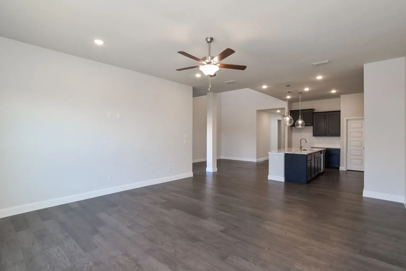 Single Family Residence For Rent in Denton County , 5501 Crestview Drive, Celina, Texas 75009, 4 Bedroom, 3 Bathroom, 2 Garage spaces, 2,533 Sqft, built in 2022, mls#21396140, Real Estate Agent in Celina, Homes For Rent in Denton county, Homes For Rent in Celina, Realtor in Celina Texas, Real Estate Brokerage Independent Realty Texas, Luminita Cordes Realtor