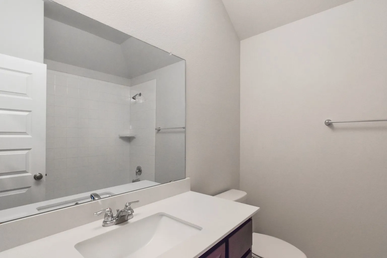 Single Family Residence For Rent in Denton County , 5501 Crestview Drive, Celina, Texas 75009, 4 Bedroom, 3 Bathroom, 2 Garage spaces, 2,533 Sqft, built in 2022, mls#21396140, Real Estate Agent in Celina, Homes For Rent in Denton county, Homes For Rent in Celina, Realtor in Celina Texas, Real Estate Brokerage Independent Realty Texas, Luminita Cordes Realtor