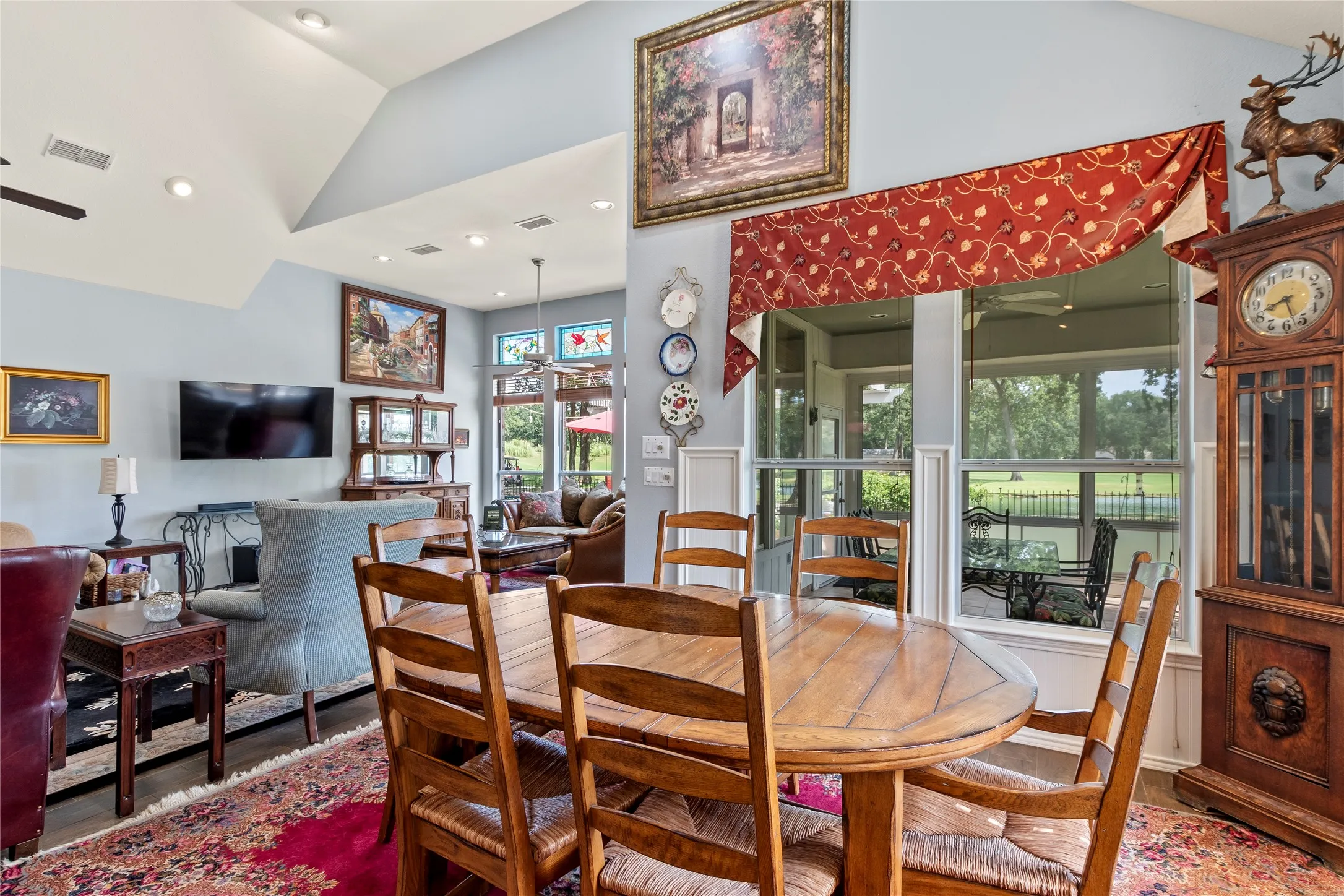 Single Family Residence For Sale in Henderson County , 347 Saint Andrews Drive, Mabank, Texas 75156, 3 Bedroom, 2 Bathroom, 2 Garage spaces, 2,148 Sqft, built in 1996, mls#21395180, Real Estate Agent in Mabank, Homes For Sale in Henderson county, Homes For Sale in Mabank, Realtor in Mabank Texas, Real Estate Brokerage Independent Realty Texas, Luminita Cordes Realtor