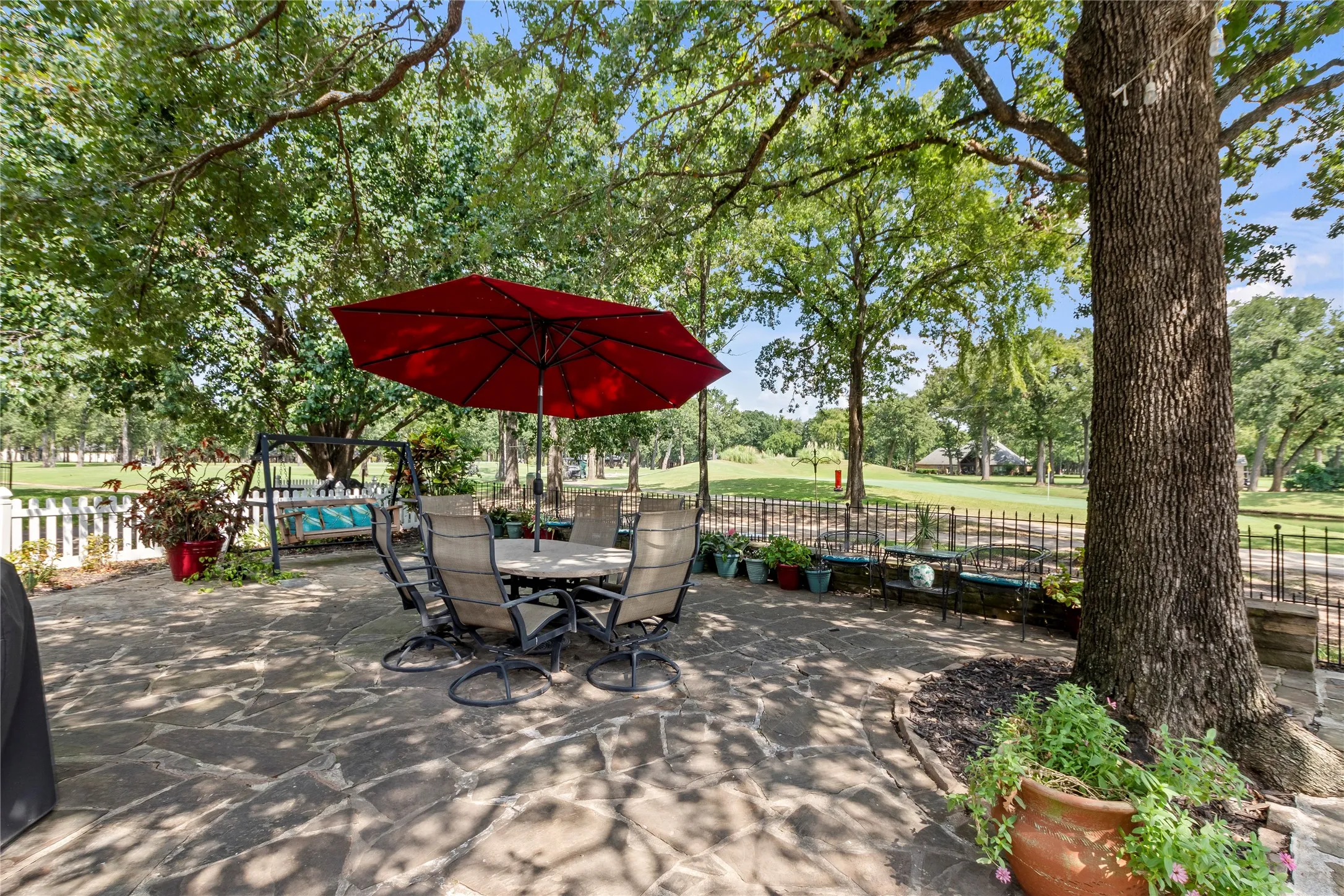 Single Family Residence For Sale in Henderson County , 347 Saint Andrews Drive, Mabank, Texas 75156, 3 Bedroom, 2 Bathroom, 2 Garage spaces, 2,148 Sqft, built in 1996, mls#21395180, Real Estate Agent in Mabank, Homes For Sale in Henderson county, Homes For Sale in Mabank, Realtor in Mabank Texas, Real Estate Brokerage Independent Realty Texas, Luminita Cordes Realtor