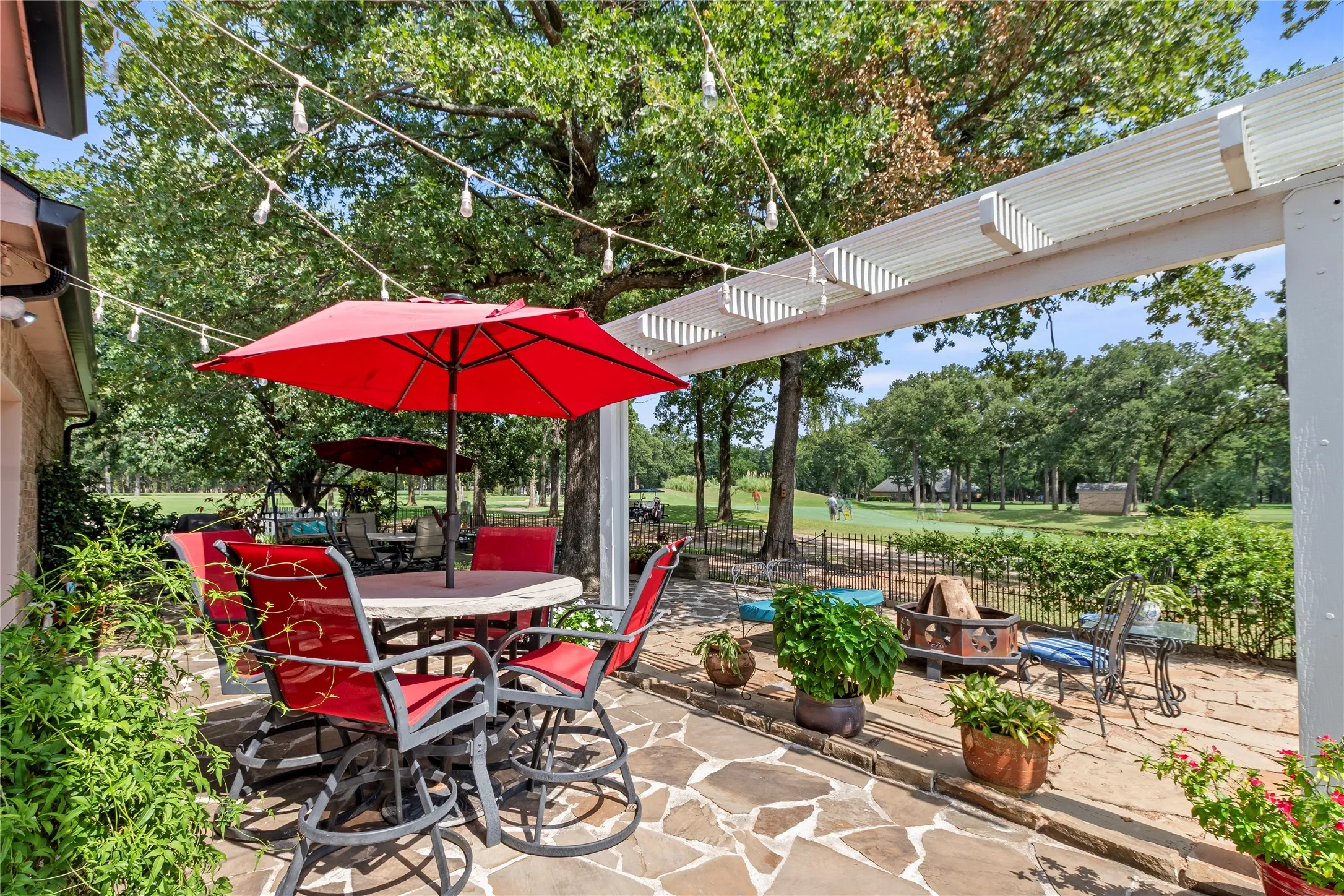 Single Family Residence For Sale in Henderson County , 347 Saint Andrews Drive, Mabank, Texas 75156, 3 Bedroom, 2 Bathroom, 2 Garage spaces, 2,148 Sqft, built in 1996, mls#21395180, Real Estate Agent in Mabank, Homes For Sale in Henderson county, Homes For Sale in Mabank, Realtor in Mabank Texas, Real Estate Brokerage Independent Realty Texas, Luminita Cordes Realtor