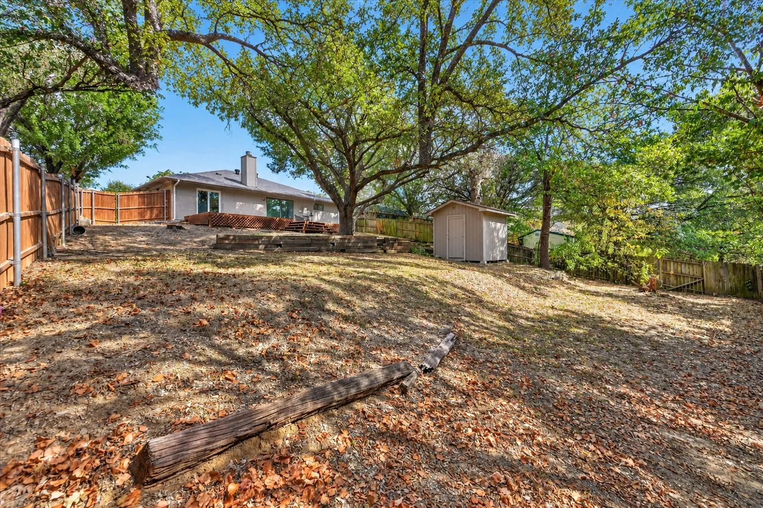Single Family Residence For Sale in Tarrant County , 806 Creekside Drive, Euless, Texas 76040, 3 Bedroom, 2 Bathroom, 2 Garage spaces, 1,735 Sqft, built in 1984, mls#21387503, Real Estate Agent in Euless, Homes For Sale in Tarrant county, Homes For Sale in Euless, Realtor in Euless Texas, Real Estate Brokerage Independent Realty Texas, Luminita Cordes Realtor