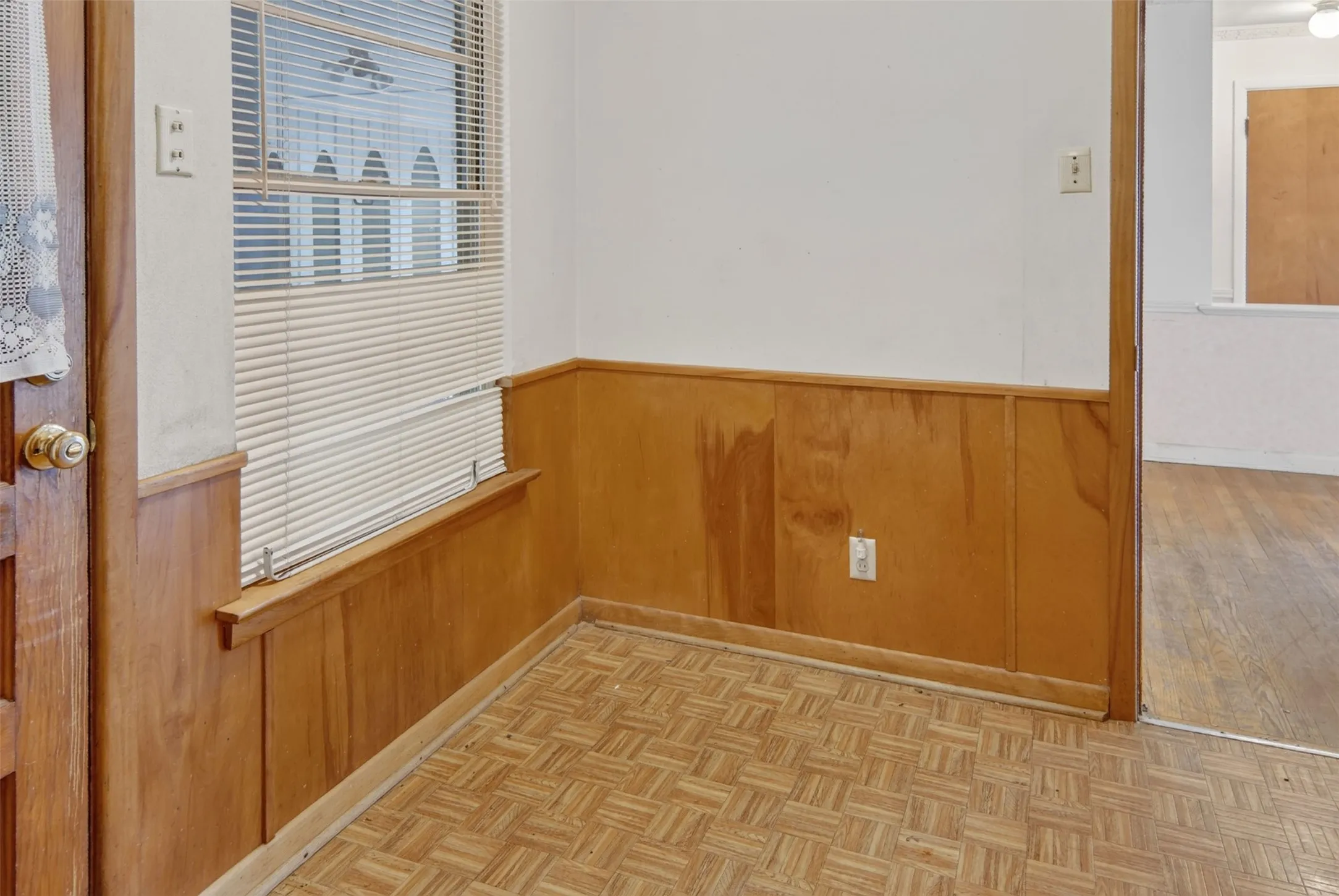 Single Family Residence For Sale in Dallas County , 2024 Blake Avenue, Dallas, Texas 75228, 3 Bedroom, 2 Bathroom, 1 Garage spaces, 1,484 Sqft, built in 1955, mls#21396158, Real Estate Agent in Dallas, Homes For Sale in Dallas county, Homes For Sale in Dallas, Realtor in Dallas Texas, Real Estate Brokerage Independent Realty Texas, Luminita Cordes Realtor