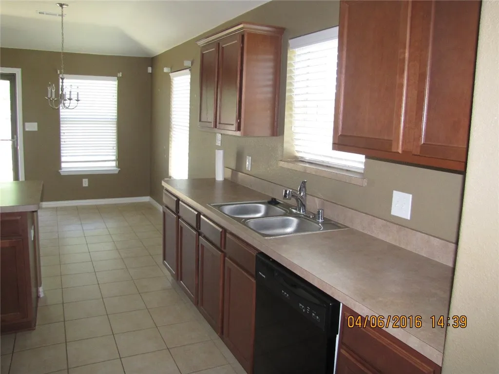 Single Family Residence For Rent in Collin County , 4200 Ridgewood Road, Melissa, Texas 75454, 3 Bedroom, 2 Bathroom, 2 Garage spaces, 1,540 Sqft, built in 2009, mls#21396206, Real Estate Agent in Melissa, Homes For Rent in Collin county, Homes For Rent in Melissa, Realtor in Melissa Texas, Real Estate Brokerage Independent Realty Texas, Luminita Cordes Realtor