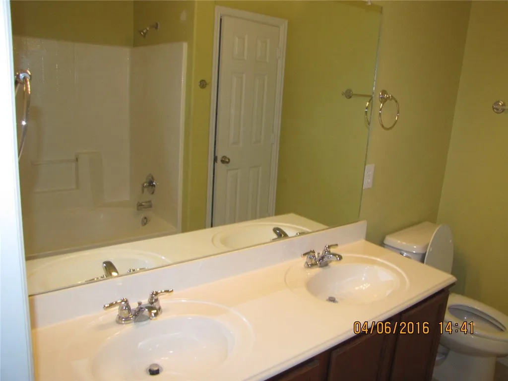 Single Family Residence For Rent in Collin County , 4200 Ridgewood Road, Melissa, Texas 75454, 3 Bedroom, 2 Bathroom, 2 Garage spaces, 1,540 Sqft, built in 2009, mls#21396206, Real Estate Agent in Melissa, Homes For Rent in Collin county, Homes For Rent in Melissa, Realtor in Melissa Texas, Real Estate Brokerage Independent Realty Texas, Luminita Cordes Realtor