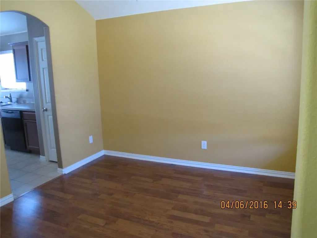Single Family Residence For Rent in Collin County , 4200 Ridgewood Road, Melissa, Texas 75454, 3 Bedroom, 2 Bathroom, 2 Garage spaces, 1,540 Sqft, built in 2009, mls#21396206, Real Estate Agent in Melissa, Homes For Rent in Collin county, Homes For Rent in Melissa, Realtor in Melissa Texas, Real Estate Brokerage Independent Realty Texas, Luminita Cordes Realtor