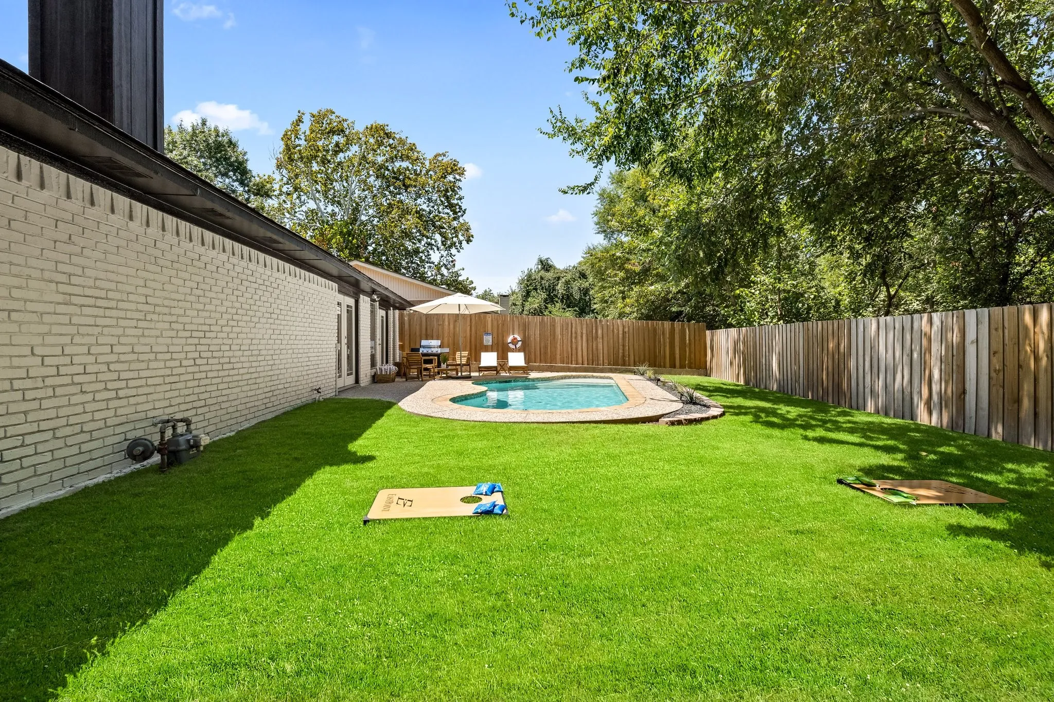 Single Family Residence For Sale in Collin County , 8840 Camfield Way, Frisco, Texas 75033, 4 Bedroom, 2 Bathroom, 2 Garage spaces, 2,106 Sqft, built in 1982, mls#21395292, Real Estate Agent in Frisco, Homes For Sale in Collin county, Homes For Sale in Frisco, Realtor in Frisco Texas, Real Estate Brokerage Independent Realty Texas, Luminita Cordes Realtor