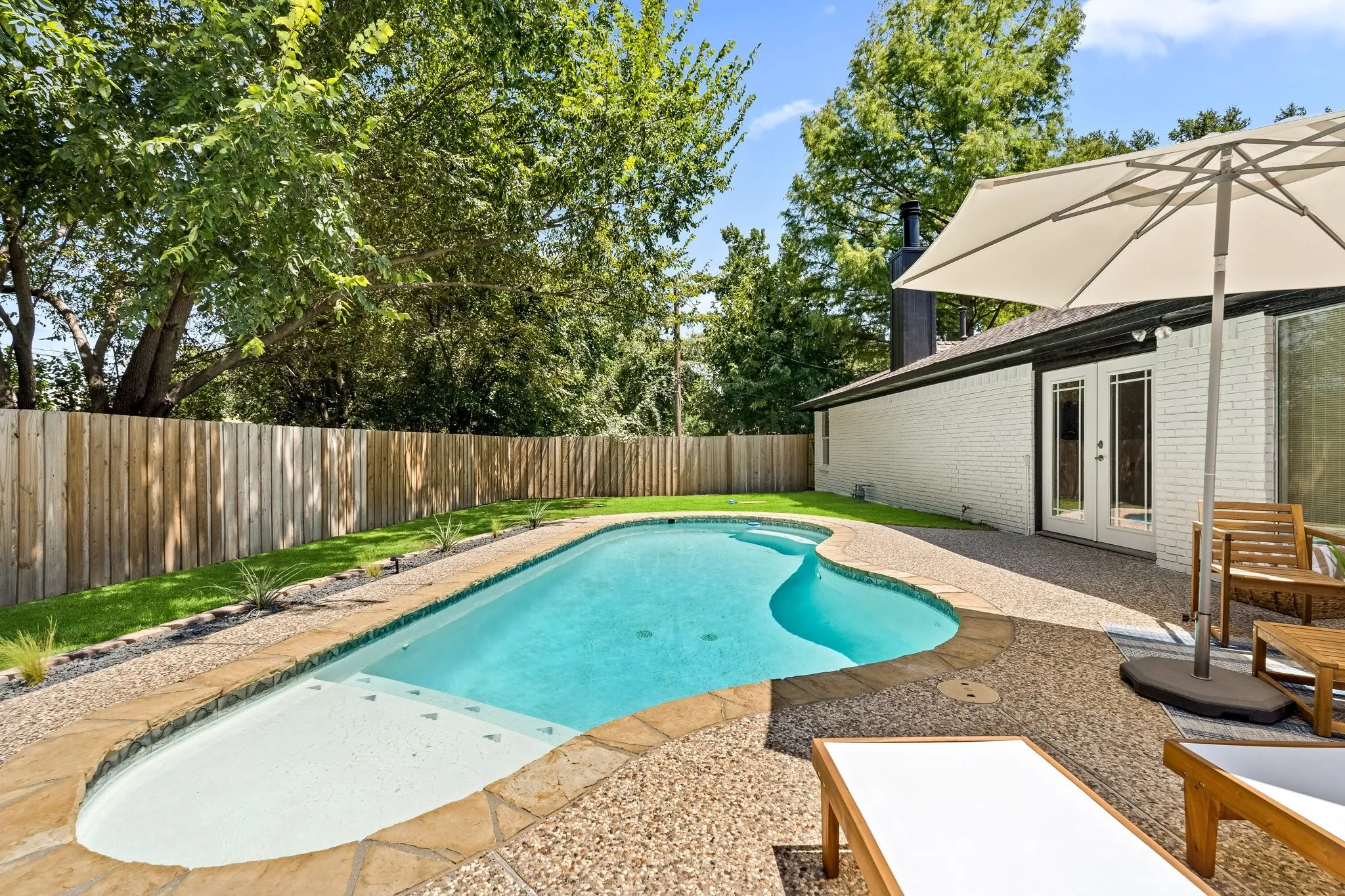 Single Family Residence For Sale in Collin County , 8840 Camfield Way, Frisco, Texas 75033, 4 Bedroom, 2 Bathroom, 2 Garage spaces, 2,106 Sqft, built in 1982, mls#21395292, Real Estate Agent in Frisco, Homes For Sale in Collin county, Homes For Sale in Frisco, Realtor in Frisco Texas, Real Estate Brokerage Independent Realty Texas, Luminita Cordes Realtor