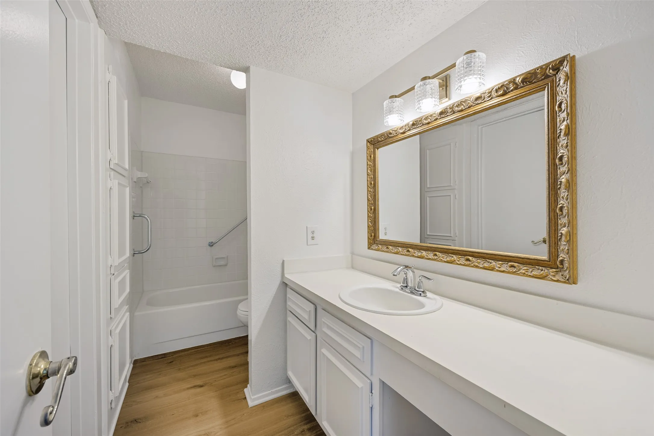 Condominium For Rent in Dallas County , 5300 Keller Springs 1086, Dallas, Texas 75248, 2 Bedroom, 2 Bathroom, Garage spaces, 1,189 Sqft, built in 1982, mls#21396176, Real Estate Agent in Dallas, Homes For Rent in Dallas county, Homes For Rent in Dallas, Realtor in Dallas Texas, Real Estate Brokerage Independent Realty Texas, Luminita Cordes Realtor