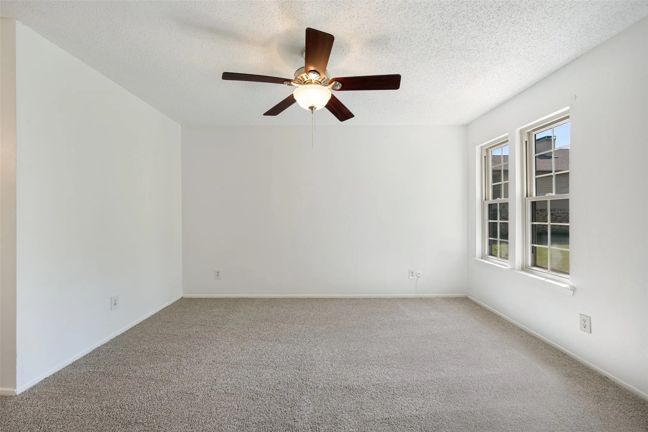 Condominium For Rent in Dallas County , 5300 Keller Springs 1086, Dallas, Texas 75248, 2 Bedroom, 2 Bathroom, Garage spaces, 1,189 Sqft, built in 1982, mls#21396176, Real Estate Agent in Dallas, Homes For Rent in Dallas county, Homes For Rent in Dallas, Realtor in Dallas Texas, Real Estate Brokerage Independent Realty Texas, Luminita Cordes Realtor