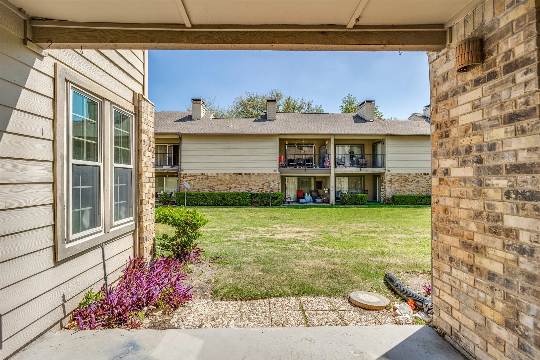 Condominium For Rent in Dallas County , 5300 Keller Springs 1086, Dallas, Texas 75248, 2 Bedroom, 2 Bathroom, Garage spaces, 1,189 Sqft, built in 1982, mls#21396176, Real Estate Agent in Dallas, Homes For Rent in Dallas county, Homes For Rent in Dallas, Realtor in Dallas Texas, Real Estate Brokerage Independent Realty Texas, Luminita Cordes Realtor