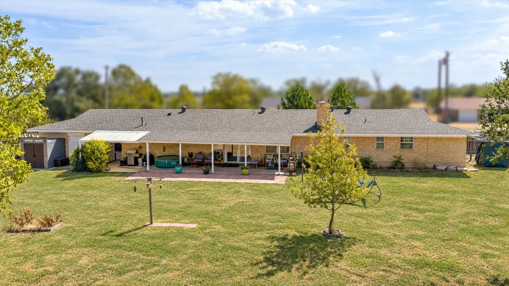 Single Family Residence For Sale in Erath County , 916 Preston Lane, Dublin, Texas 76446, 4 Bedroom, 2 Bathroom, Garage spaces, 2,240 Sqft, built in 1968, mls#21396218, Real Estate Agent in Dublin, Homes For Sale in Erath county, Homes For Sale in Dublin, Realtor in Dublin Texas, Real Estate Brokerage Independent Realty Texas, Luminita Cordes Realtor