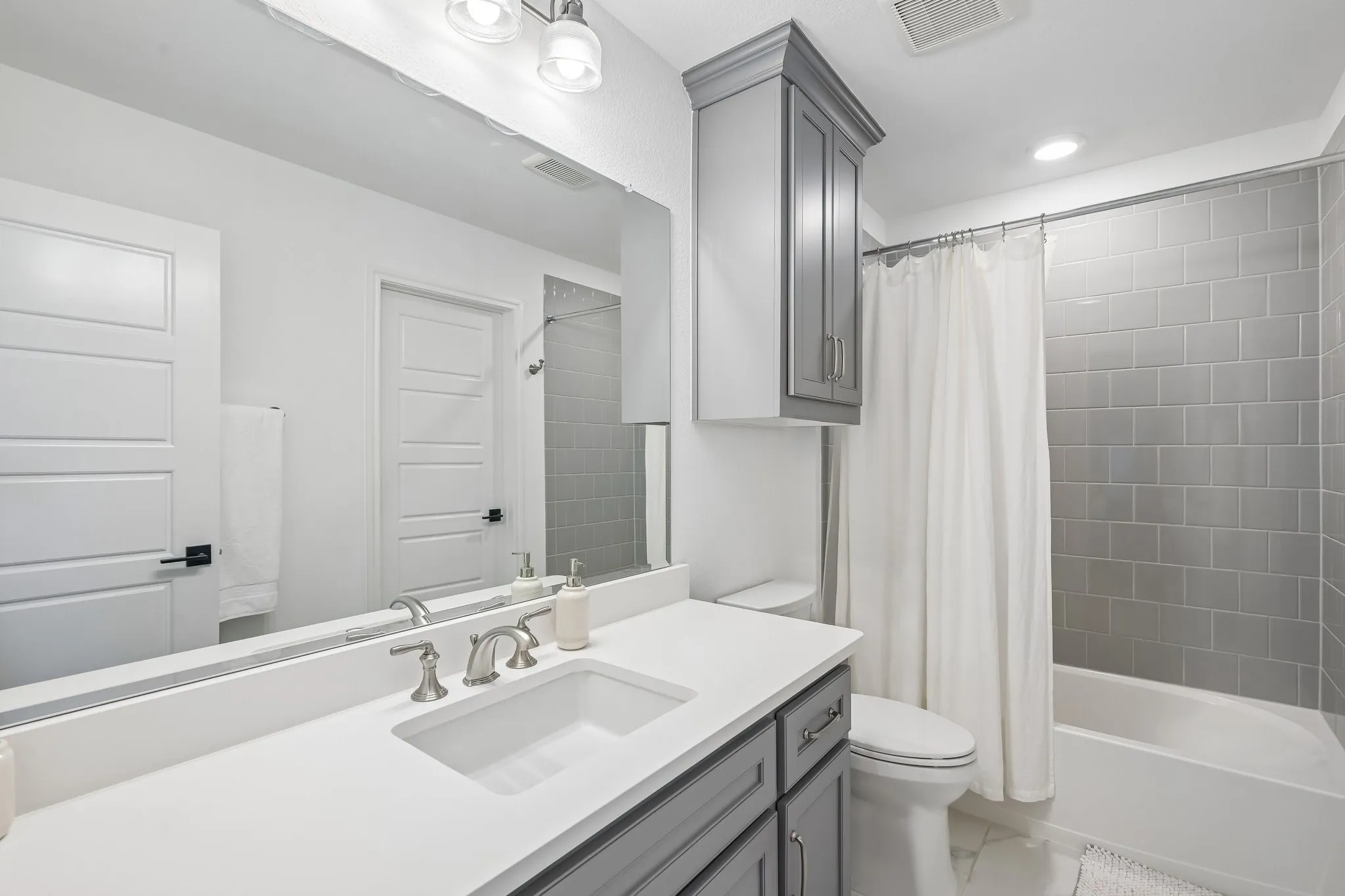 Single Family Residence For Rent in Denton County , 7142 Whiskbroom Drive, Frisco, Texas 75036, 4 Bedroom, 5 Bathroom, 3 Garage spaces, 4,690 Sqft, built in 2020, mls#21396223, Real Estate Agent in Frisco, Homes For Rent in Denton county, Homes For Rent in Frisco, Realtor in Frisco Texas, Real Estate Brokerage Independent Realty Texas, Luminita Cordes Realtor