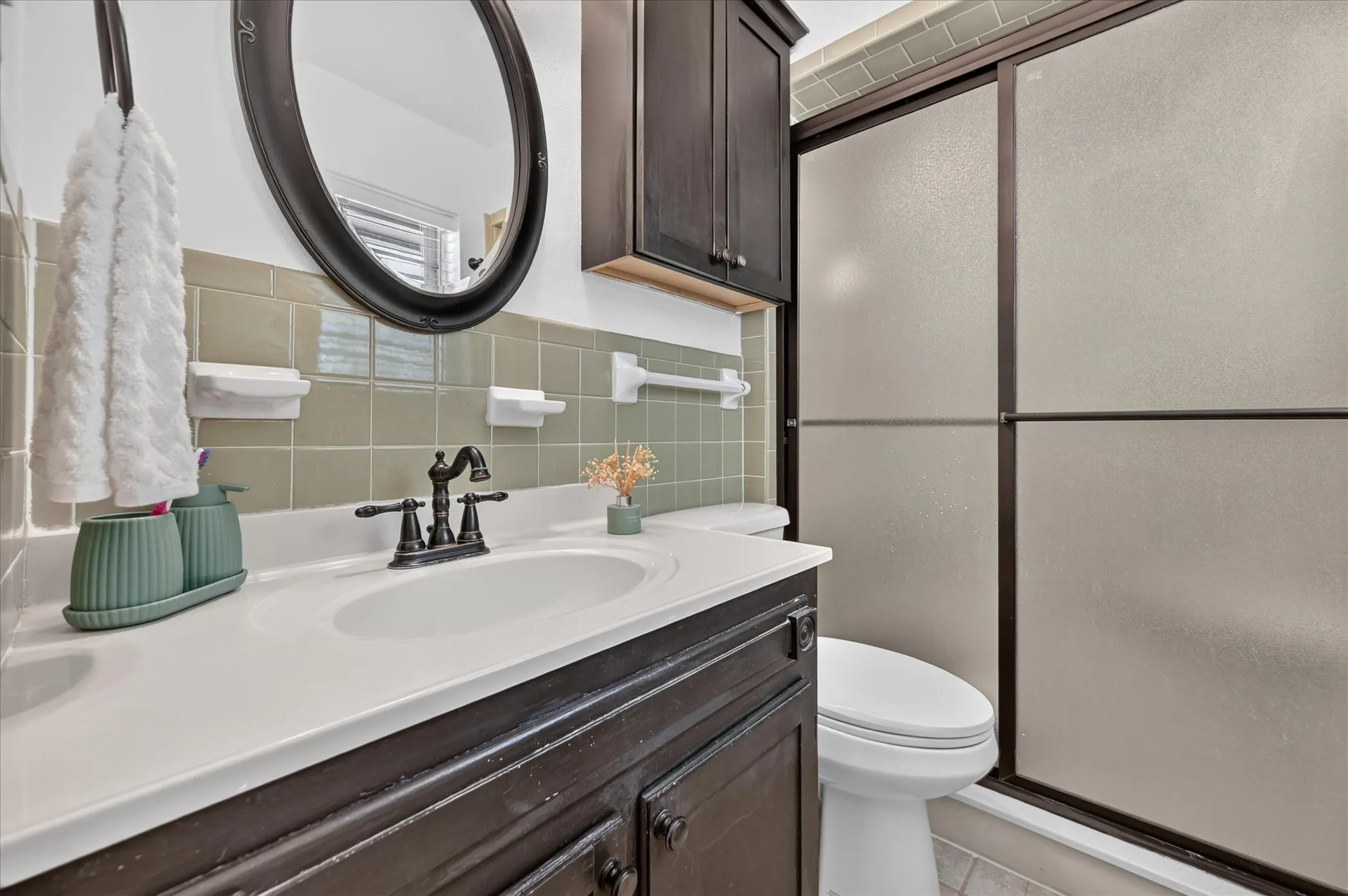 Single Family Residence For Sale in Fannin County , 402 W Carter Street, Savoy, Texas 75479, 3 Bedroom, 2 Bathroom, 2 Garage spaces, 1,176 Sqft, built in 1967, mls#21395946, Real Estate Agent in Savoy, Homes For Sale in Fannin county, Homes For Sale in Savoy, Realtor in Savoy Texas, Real Estate Brokerage Independent Realty Texas, Luminita Cordes Realtor