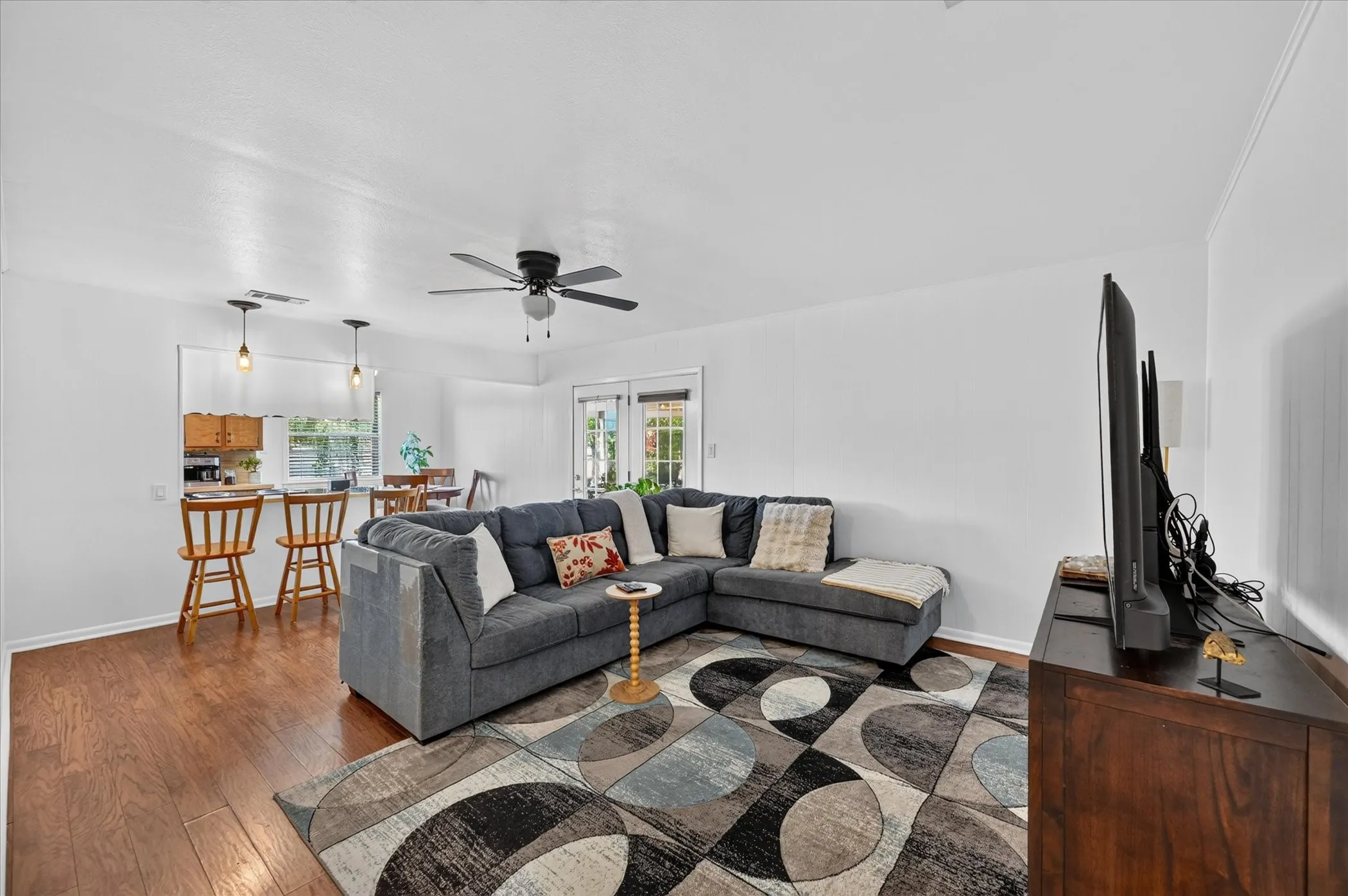 Single Family Residence For Sale in Fannin County , 402 W Carter Street, Savoy, Texas 75479, 3 Bedroom, 2 Bathroom, 2 Garage spaces, 1,176 Sqft, built in 1967, mls#21395946, Real Estate Agent in Savoy, Homes For Sale in Fannin county, Homes For Sale in Savoy, Realtor in Savoy Texas, Real Estate Brokerage Independent Realty Texas, Luminita Cordes Realtor
