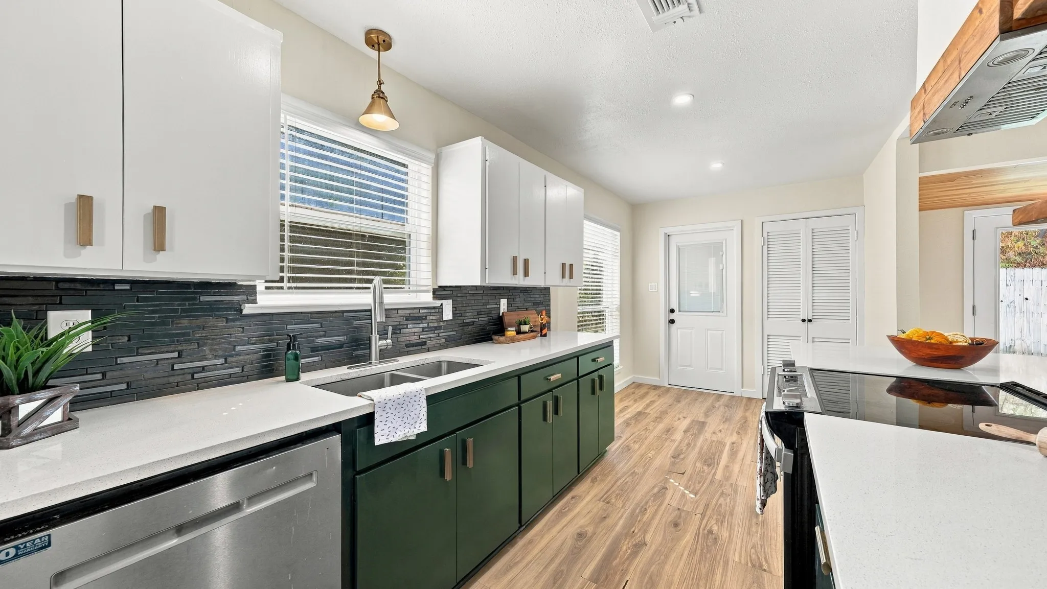 Single Family Residence For Sale in Parker County , 1206 Foster Lane, Weatherford, Texas 76086, 3 Bedroom, 2 Bathroom, Garage spaces, 1,730 Sqft, built in 1965, mls#21395391, Real Estate Agent in Weatherford, Homes For Sale in Parker county, Homes For Sale in Weatherford, Realtor in Weatherford Texas, Real Estate Brokerage Independent Realty Texas, Luminita Cordes Realtor