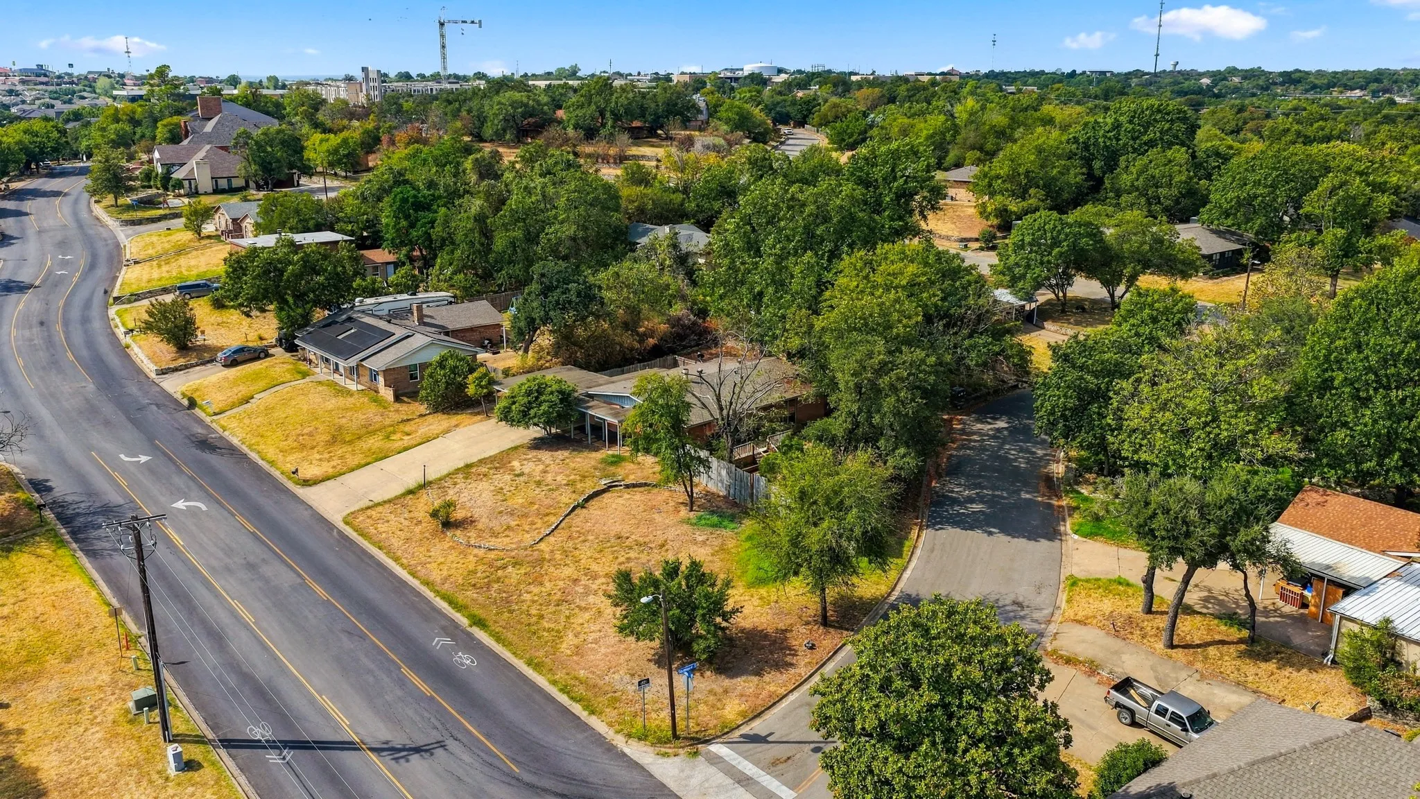 Single Family Residence For Sale in Parker County , 1206 Foster Lane, Weatherford, Texas 76086, 3 Bedroom, 2 Bathroom, Garage spaces, 1,730 Sqft, built in 1965, mls#21395391, Real Estate Agent in Weatherford, Homes For Sale in Parker county, Homes For Sale in Weatherford, Realtor in Weatherford Texas, Real Estate Brokerage Independent Realty Texas, Luminita Cordes Realtor