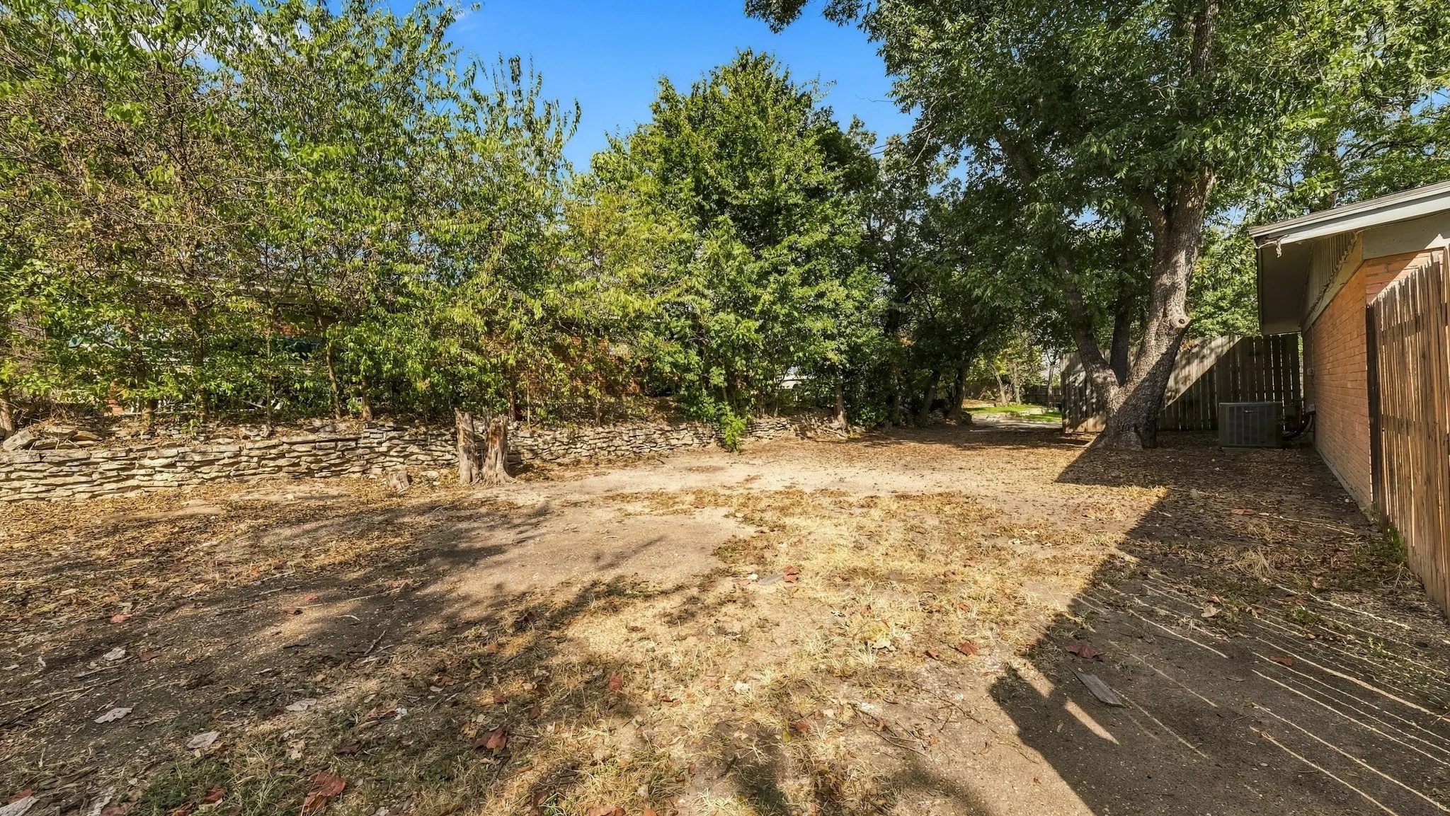 Single Family Residence For Sale in Parker County , 1206 Foster Lane, Weatherford, Texas 76086, 3 Bedroom, 2 Bathroom, Garage spaces, 1,730 Sqft, built in 1965, mls#21395391, Real Estate Agent in Weatherford, Homes For Sale in Parker county, Homes For Sale in Weatherford, Realtor in Weatherford Texas, Real Estate Brokerage Independent Realty Texas, Luminita Cordes Realtor