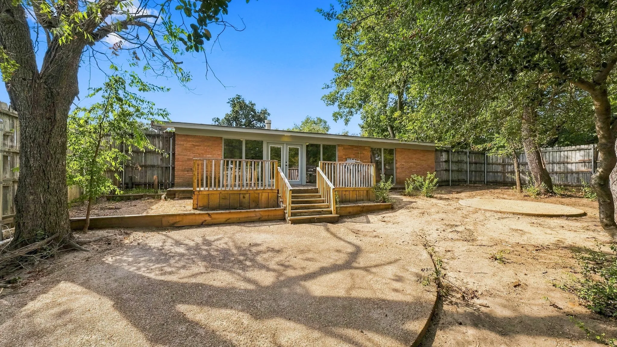 Single Family Residence For Sale in Parker County , 1206 Foster Lane, Weatherford, Texas 76086, 3 Bedroom, 2 Bathroom, Garage spaces, 1,730 Sqft, built in 1965, mls#21395391, Real Estate Agent in Weatherford, Homes For Sale in Parker county, Homes For Sale in Weatherford, Realtor in Weatherford Texas, Real Estate Brokerage Independent Realty Texas, Luminita Cordes Realtor