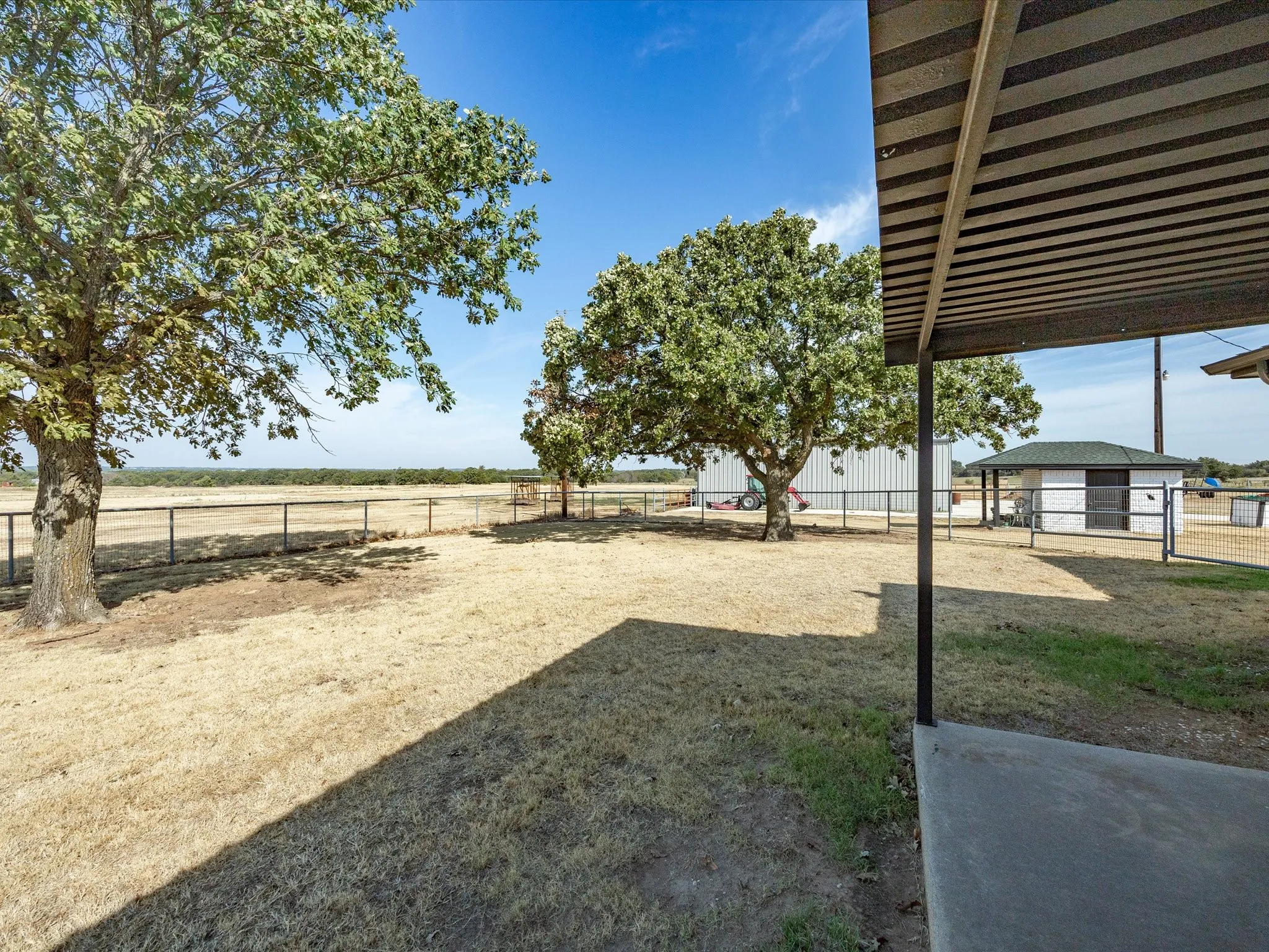 Farm For Sale in Montague County , 3914 Alamo Road, Bowie, Texas 76230, 3 Bedroom, 2 Bathroom, 2 Garage spaces, 2,265 Sqft, built in 1985, mls#21395639, Real Estate Agent in Bowie, Homes For Sale in Montague county, Homes For Sale in Bowie, Realtor in Bowie Texas, Real Estate Brokerage Independent Realty Texas, Luminita Cordes Realtor