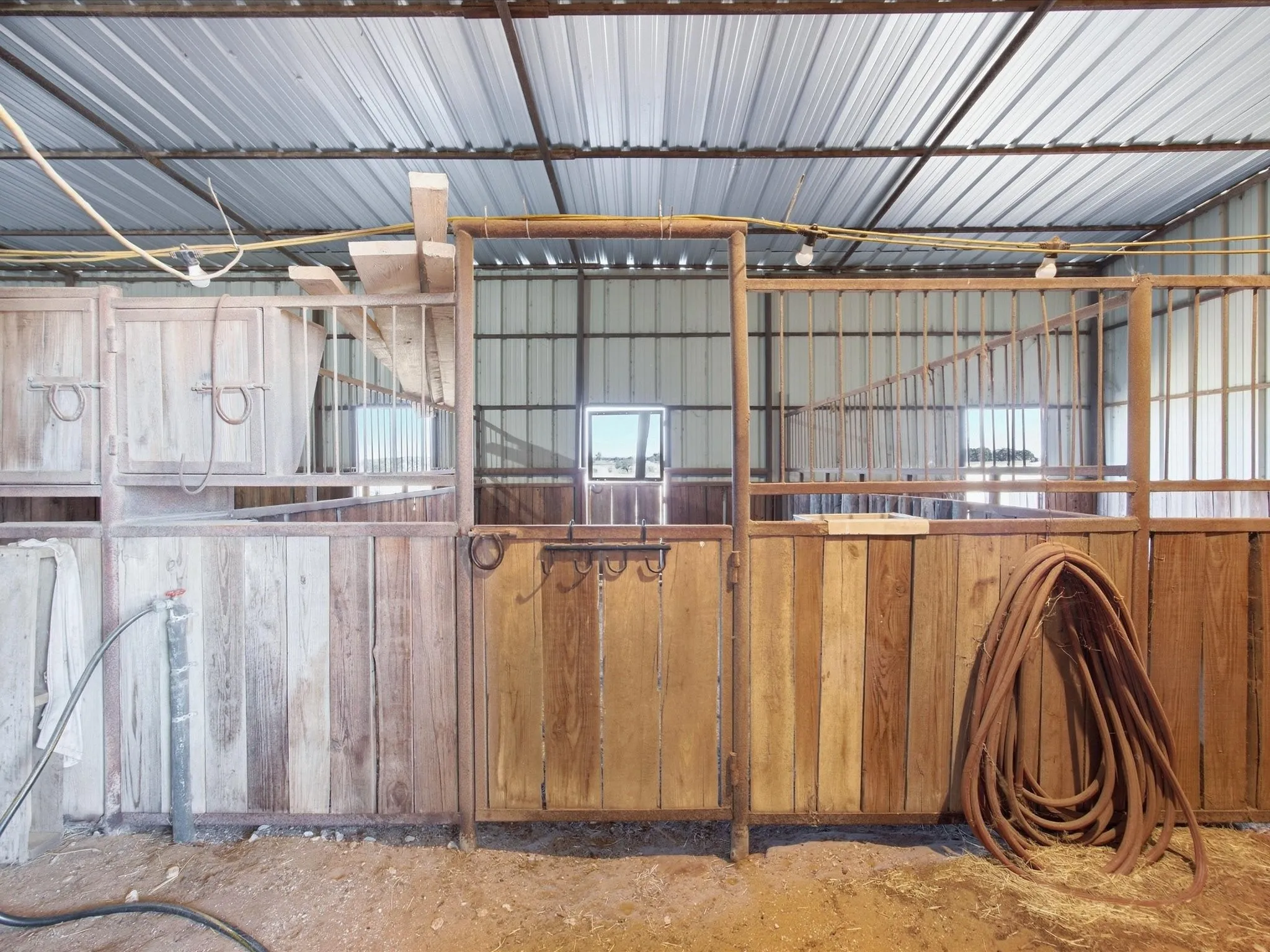 Farm For Sale in Montague County , 3914 Alamo Road, Bowie, Texas 76230, 3 Bedroom, 2 Bathroom, 2 Garage spaces, 2,265 Sqft, built in 1985, mls#21395639, Real Estate Agent in Bowie, Homes For Sale in Montague county, Homes For Sale in Bowie, Realtor in Bowie Texas, Real Estate Brokerage Independent Realty Texas, Luminita Cordes Realtor