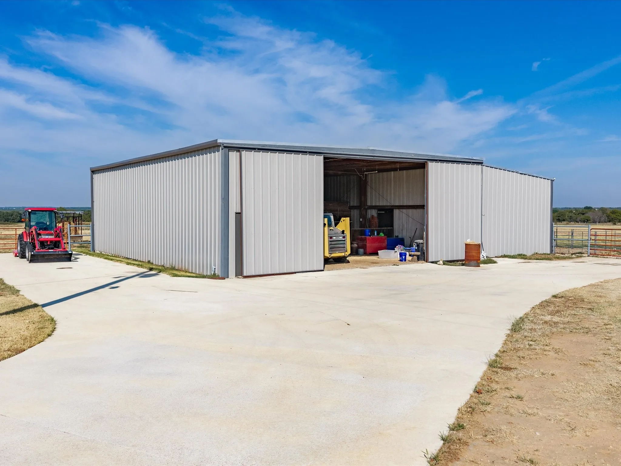Farm For Sale in Montague County , 3914 Alamo Road, Bowie, Texas 76230, 3 Bedroom, 2 Bathroom, 2 Garage spaces, 2,265 Sqft, built in 1985, mls#21395639, Real Estate Agent in Bowie, Homes For Sale in Montague county, Homes For Sale in Bowie, Realtor in Bowie Texas, Real Estate Brokerage Independent Realty Texas, Luminita Cordes Realtor